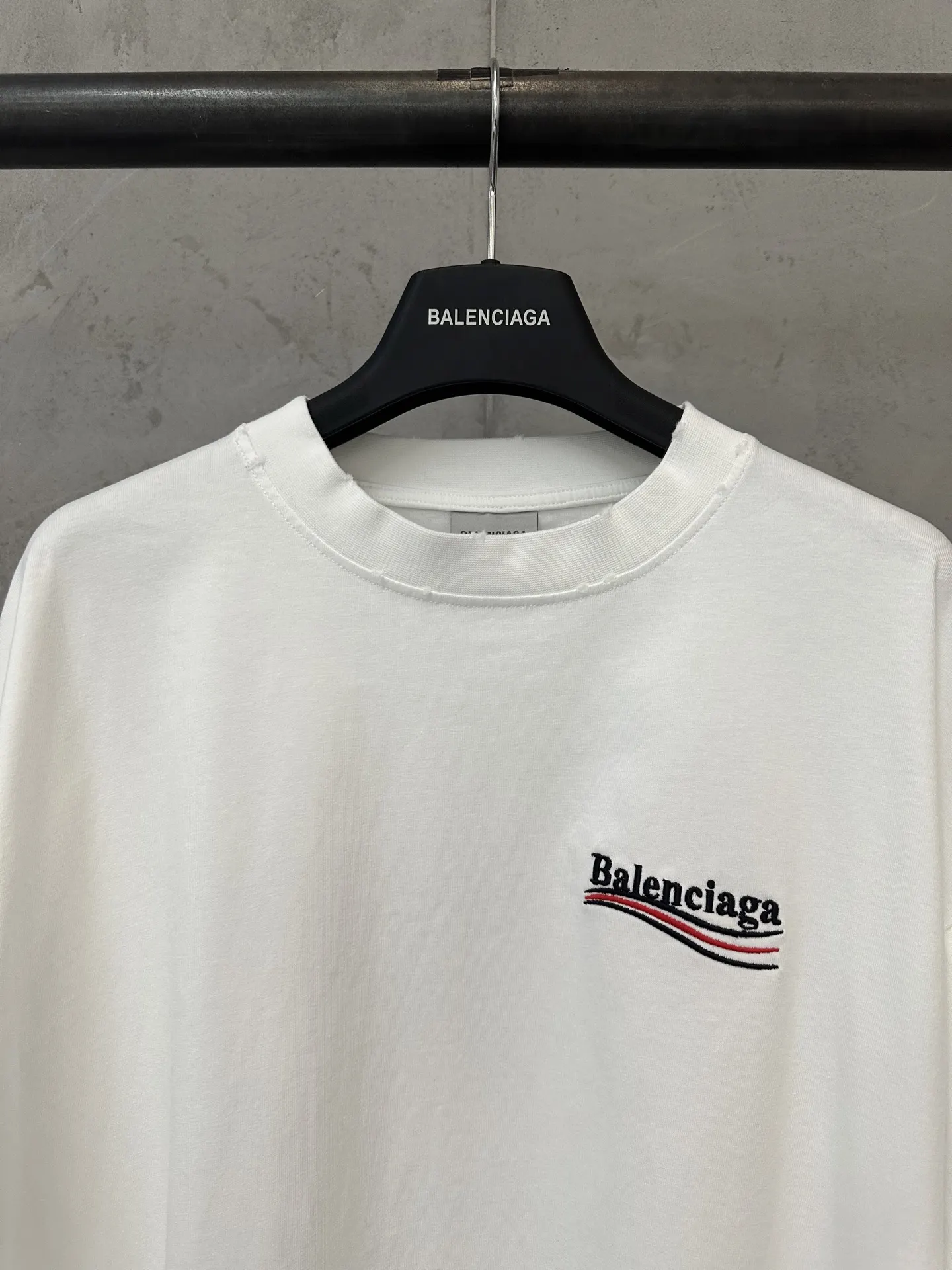 Political Campaign Distressed Long-Sleeve T-Shirt D23020649 — view 5