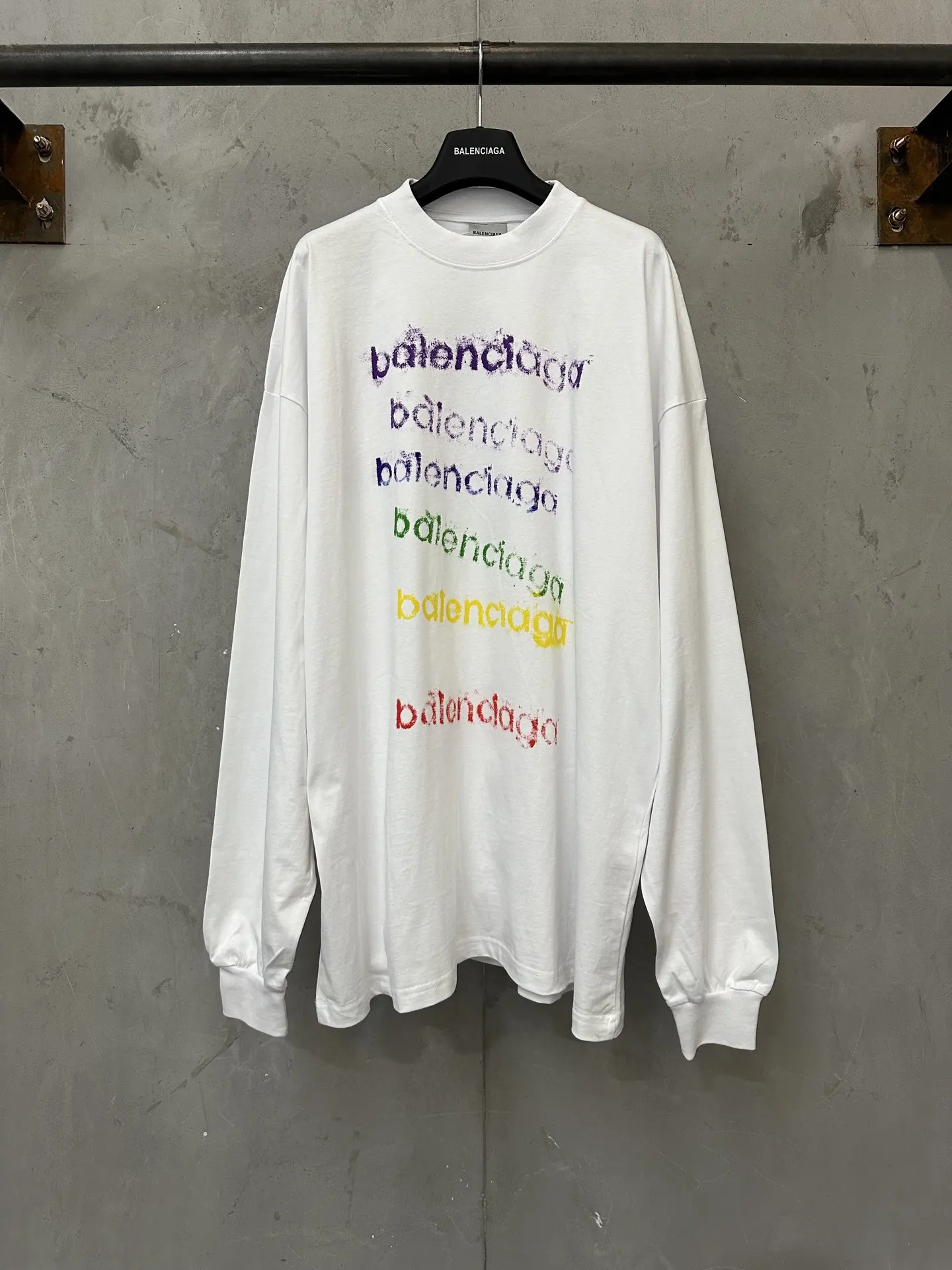 Rainbow Gradient Logo Long-Sleeve T-Shirt D23022295