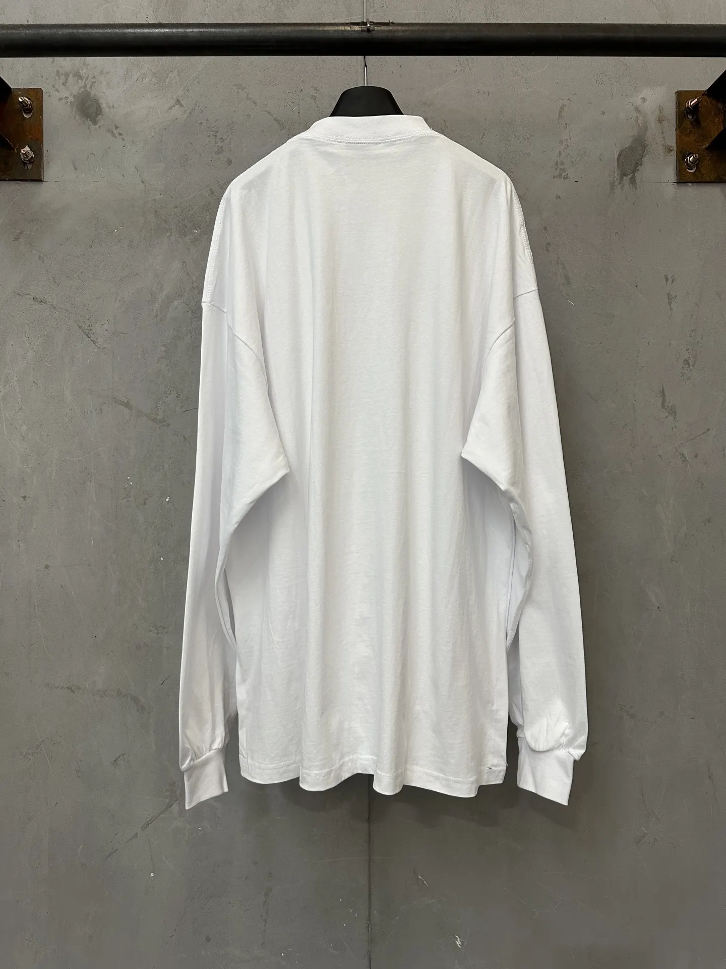 Rainbow Gradient Logo Long-Sleeve T-Shirt D23022295 — view 2