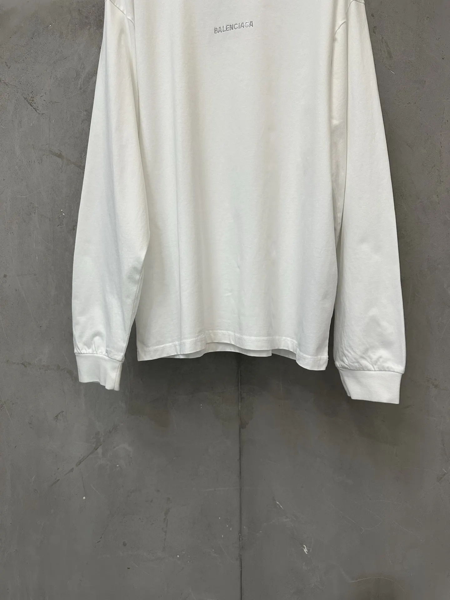 Rhinestone Logo Long-Sleeve T-Shirt D23023153 — view 4