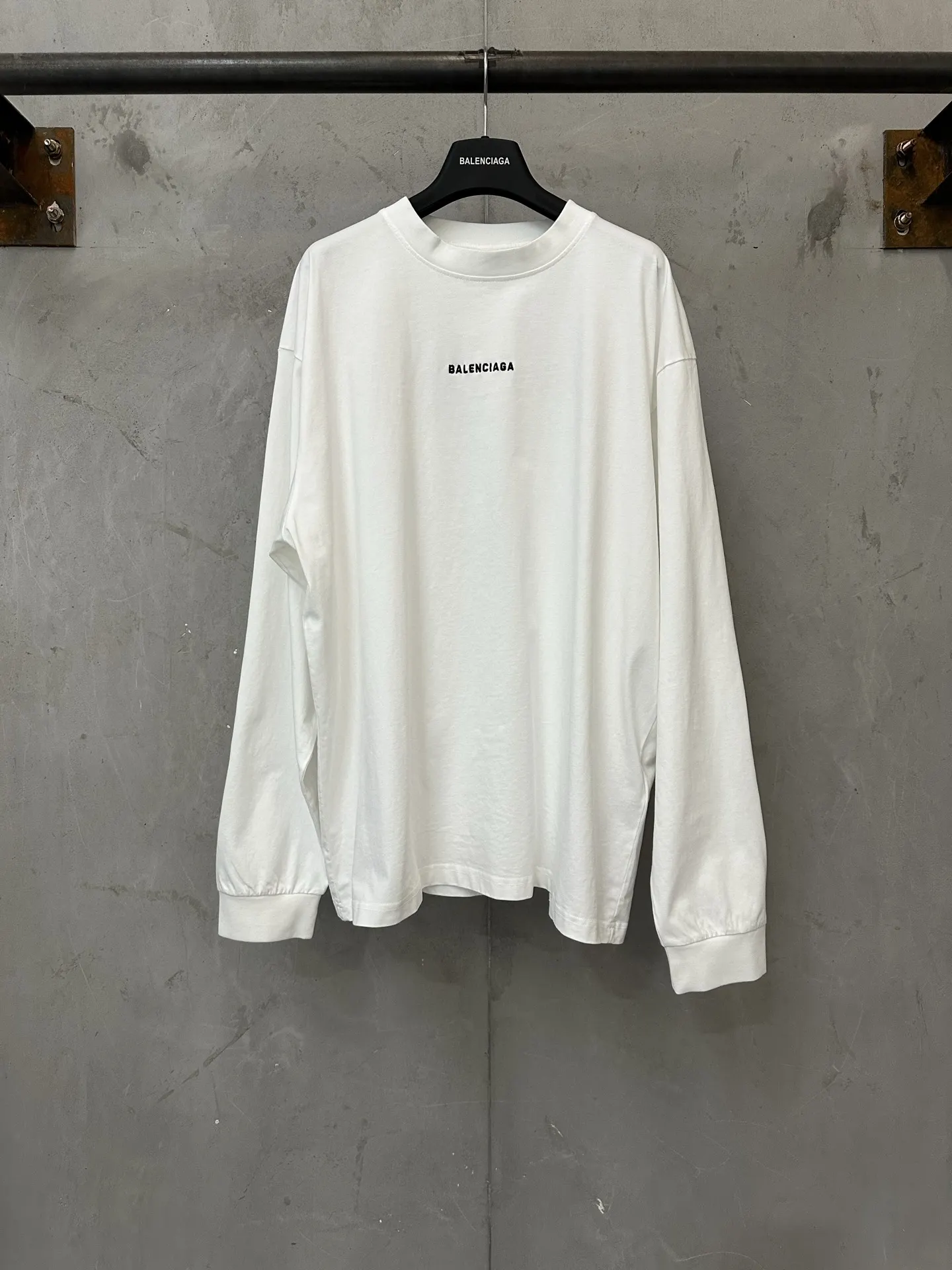 Logo Embroidery Long-Sleeve T-Shirt D23022230