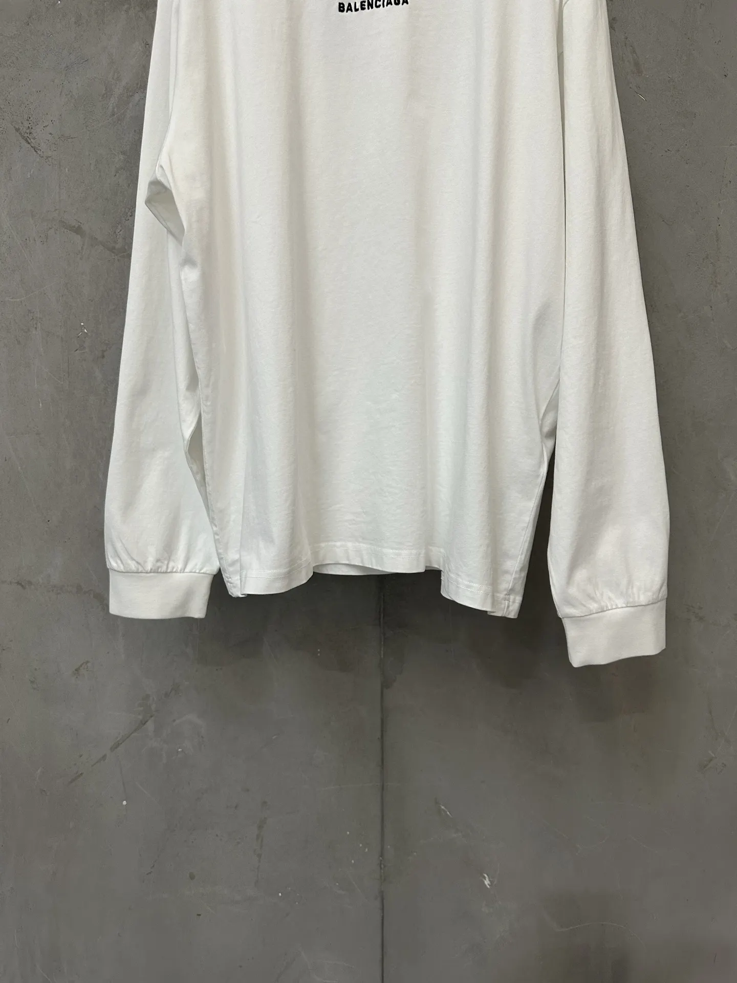 Logo Embroidery Long-Sleeve T-Shirt D23022230 — view 4
