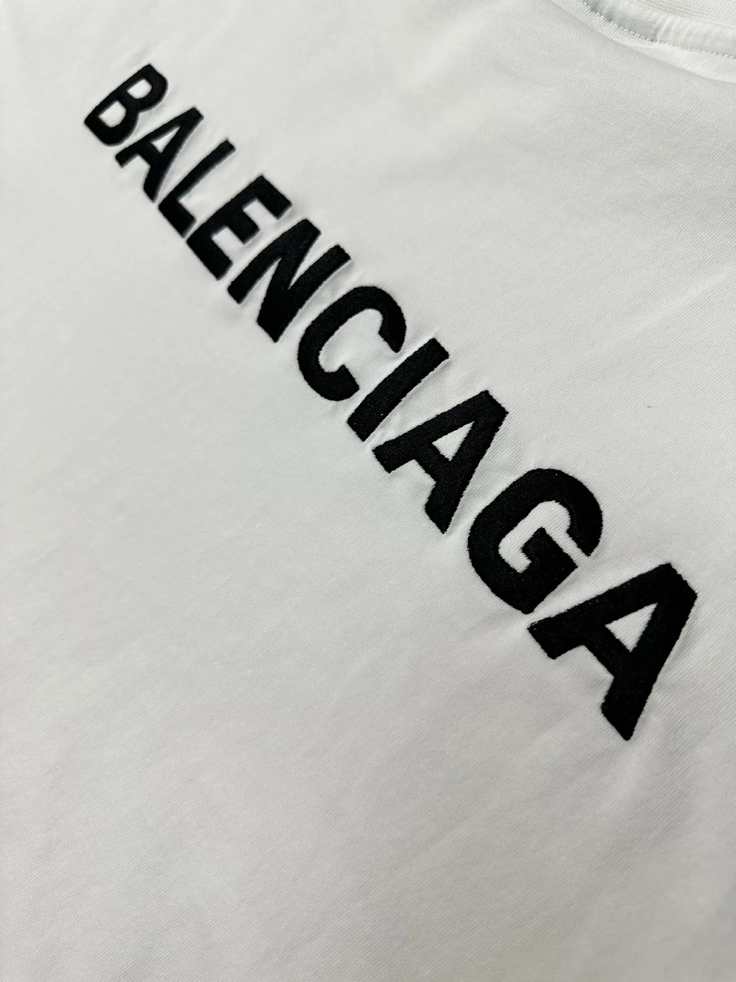 Logo Embroidery Long-Sleeve T-Shirt D23022230 — view 8