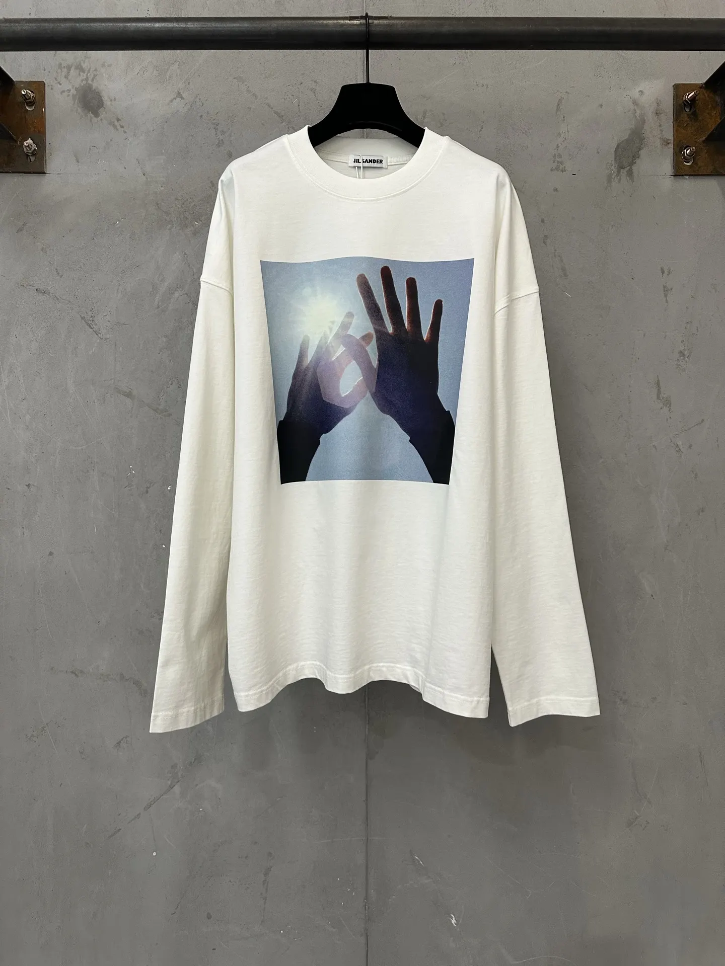 Graphic Print Long-Sleeved Cotton T-Shirt D23023092