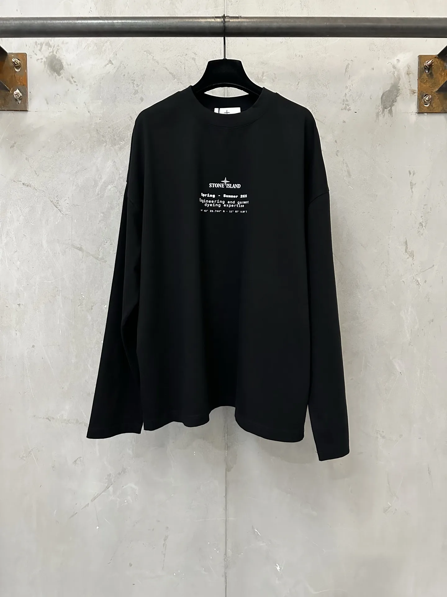 Logo Print Long-Sleeve Cotton T-Shirt D23023145