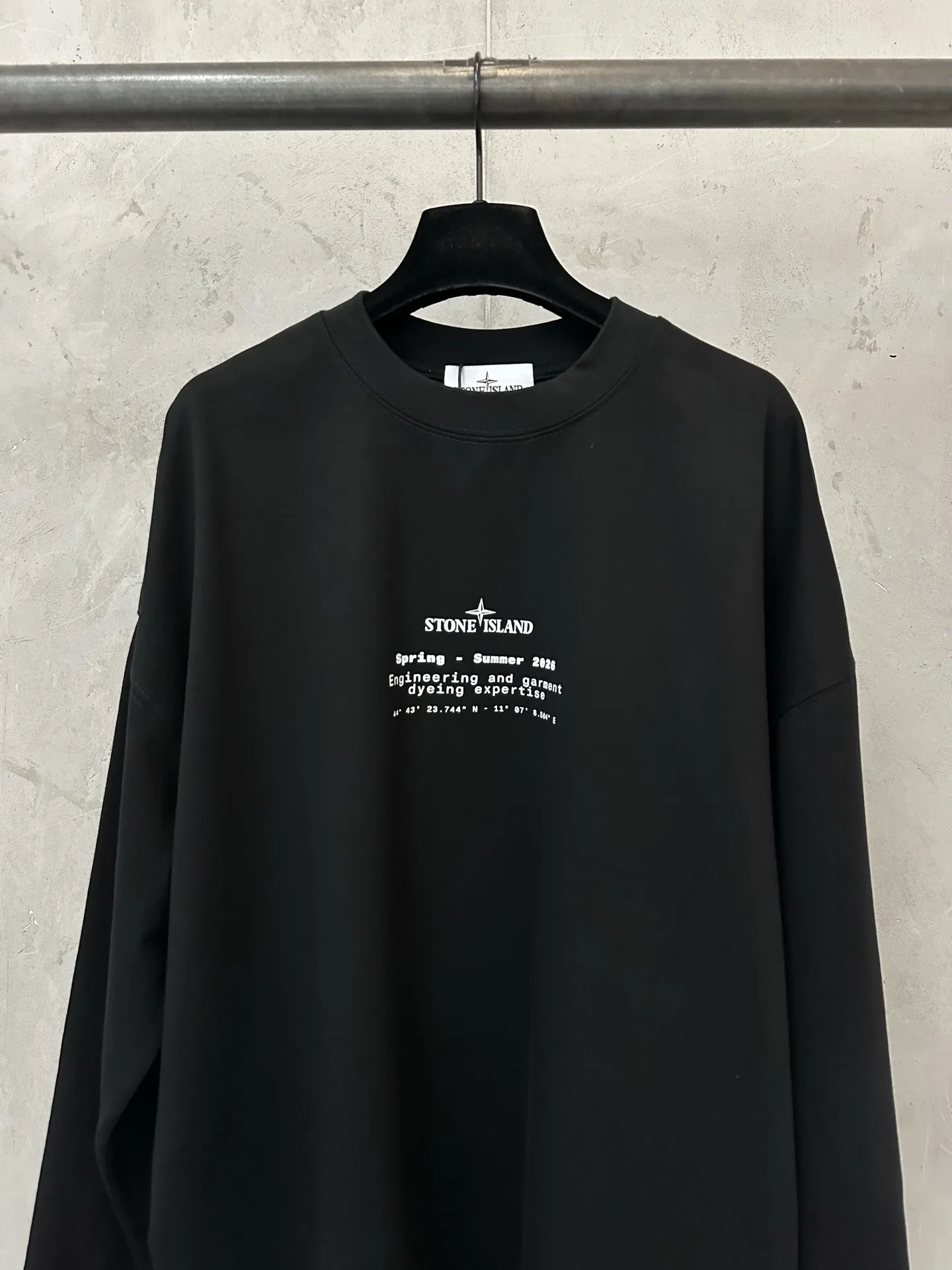 Logo Print Long-Sleeve Cotton T-Shirt D23023145 — view 3