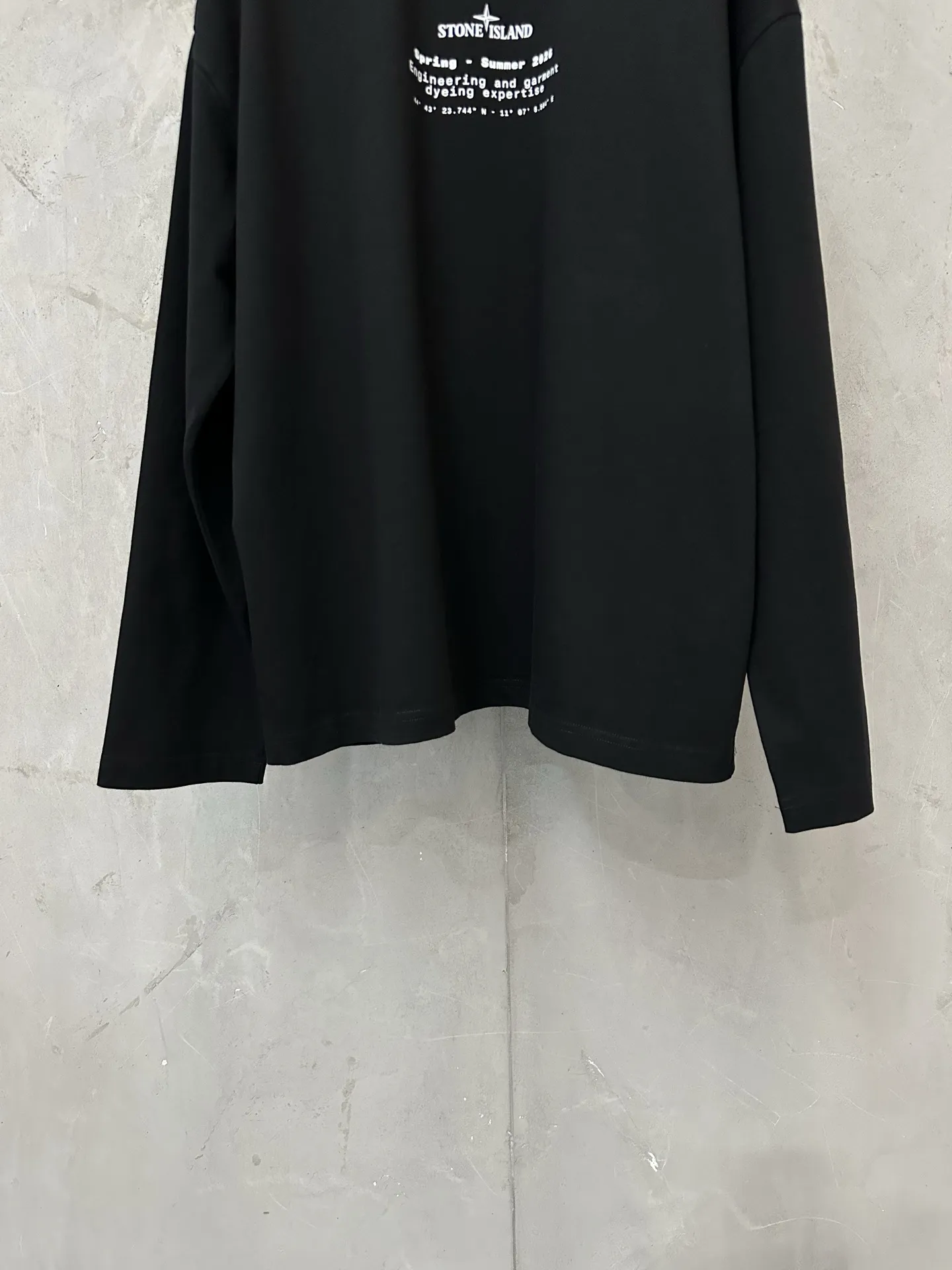 Logo Print Long-Sleeve Cotton T-Shirt D23023145 — view 4