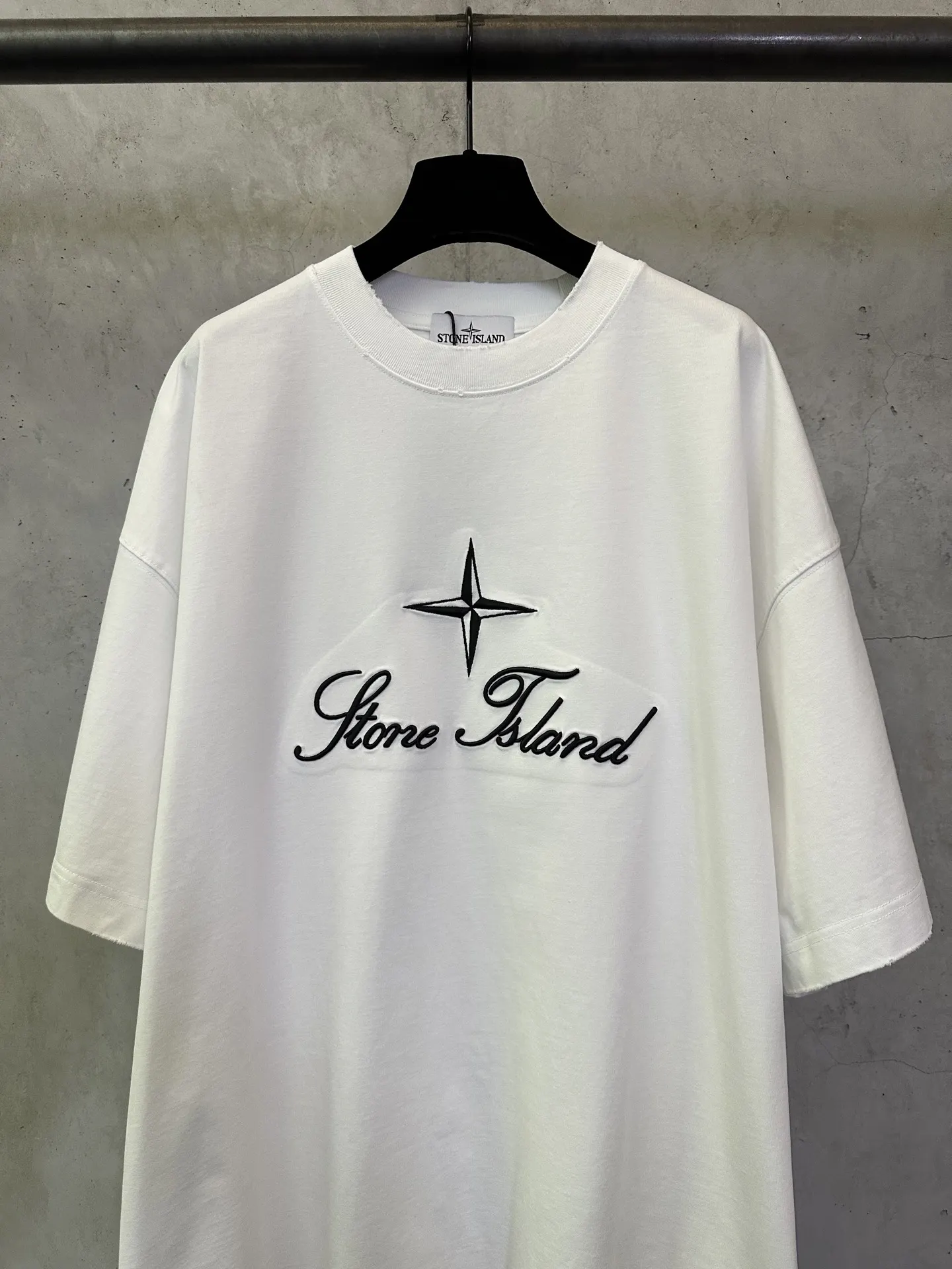 Embroidered Logo Heavyweight Cotton T-Shirt D23012417 — view 3