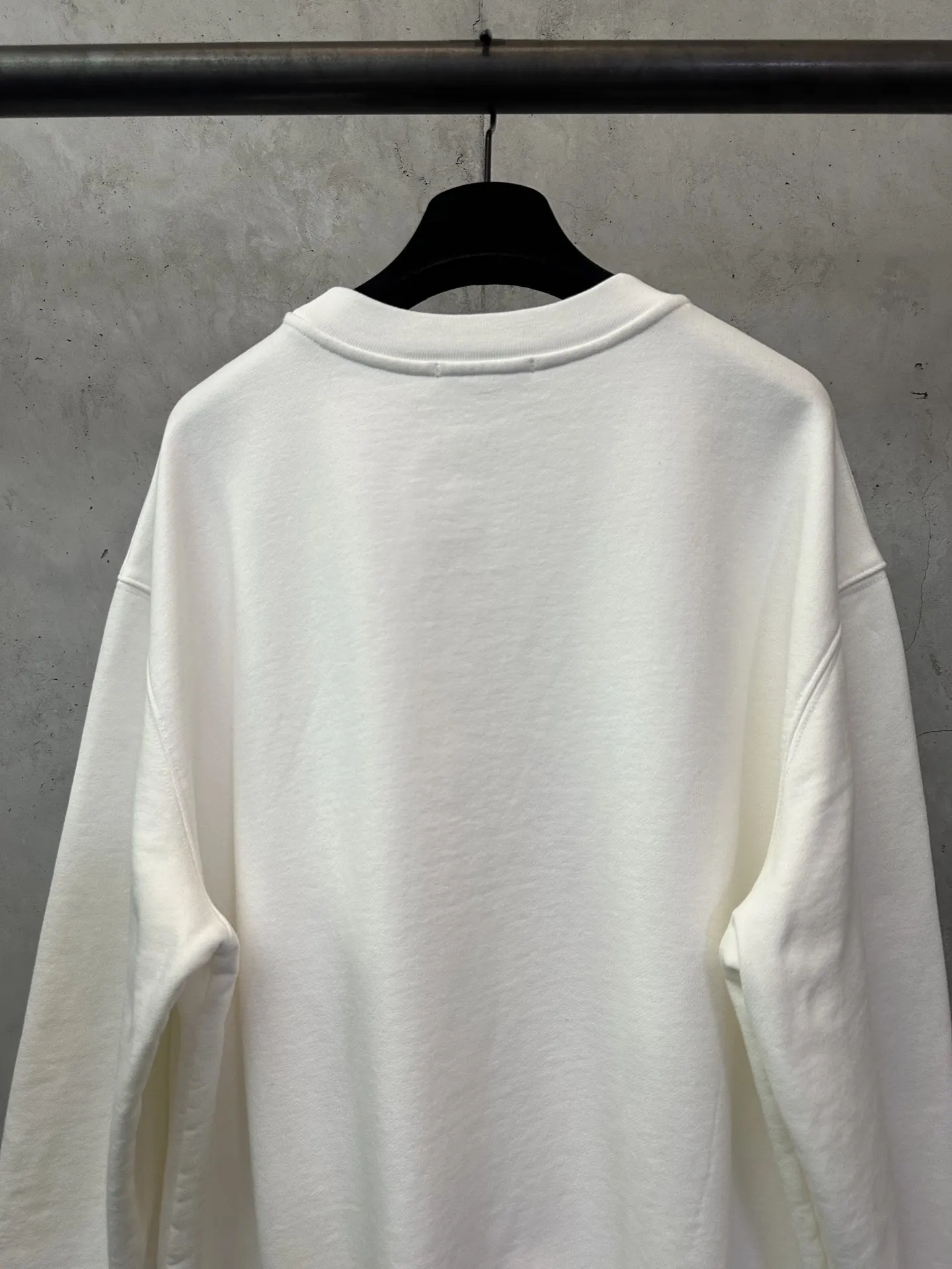 Logo-Patch Heavyweight Cotton Sweatshirt D25020533 — view 5