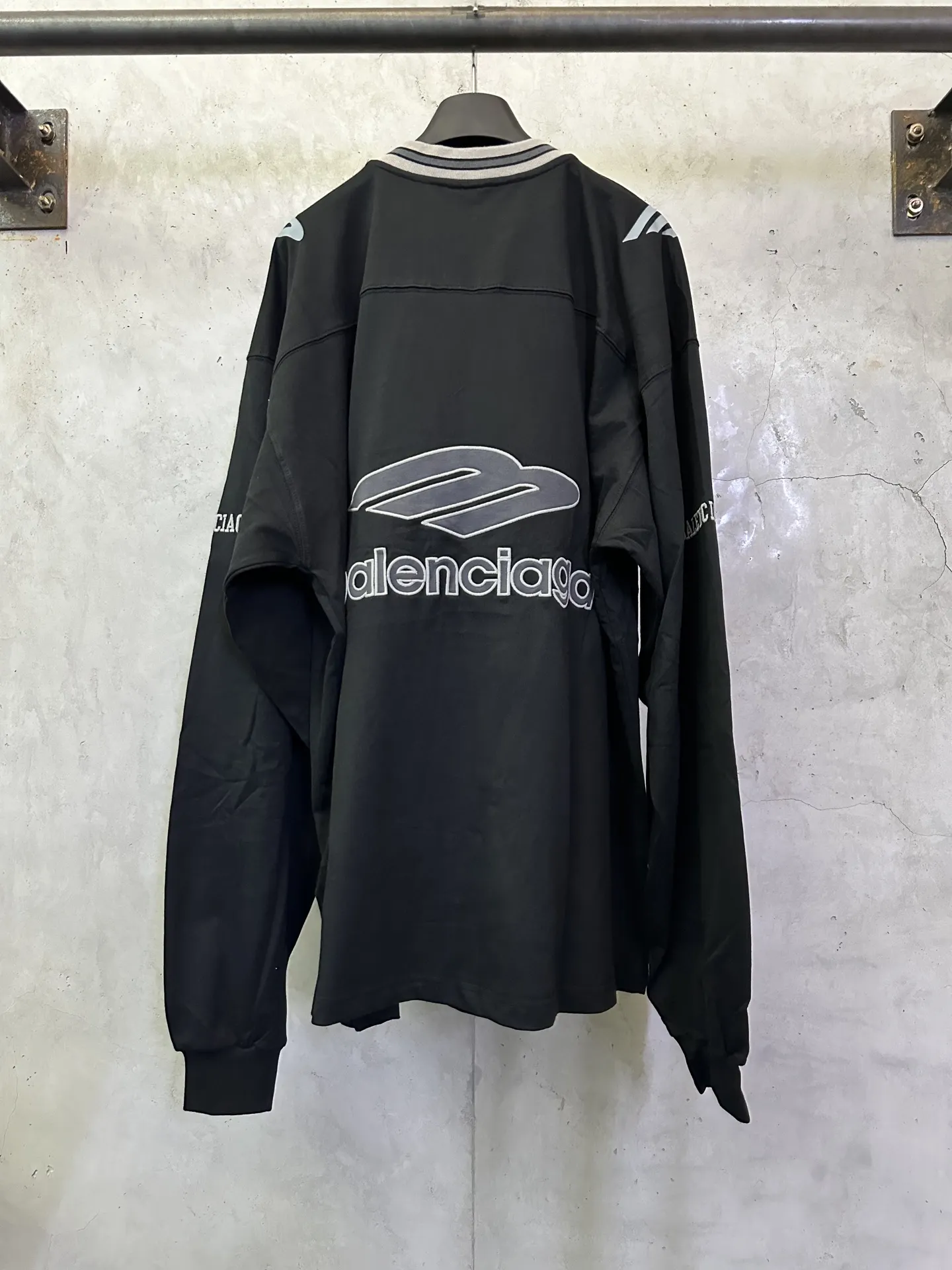 Football Embroidered Long-Sleeve Jersey D25511505 — view 2