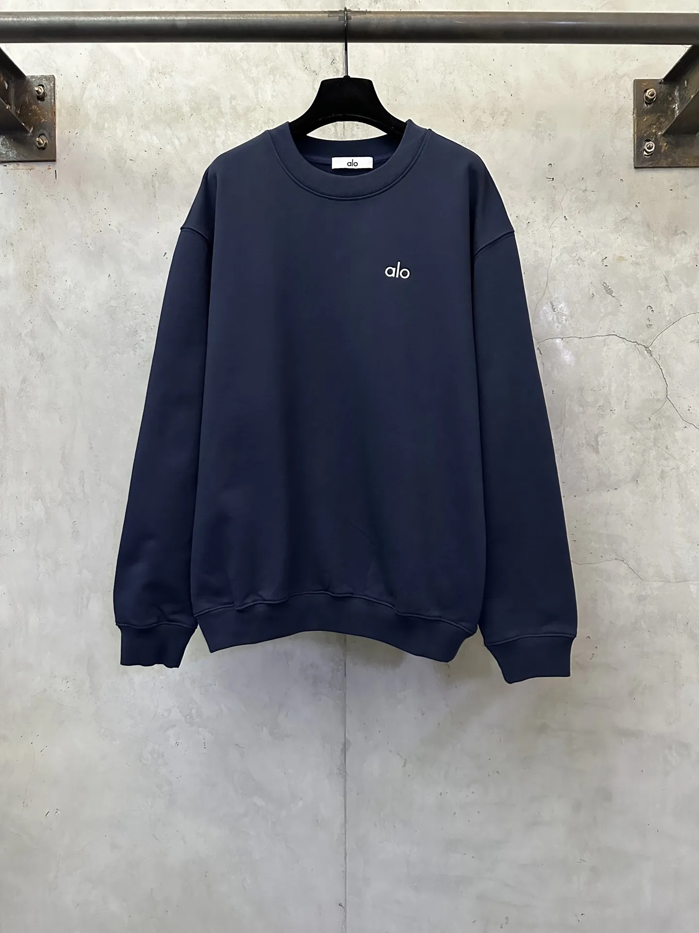Accolade Heavyweight Cotton Crew-Neck Sweatshirt D25520530