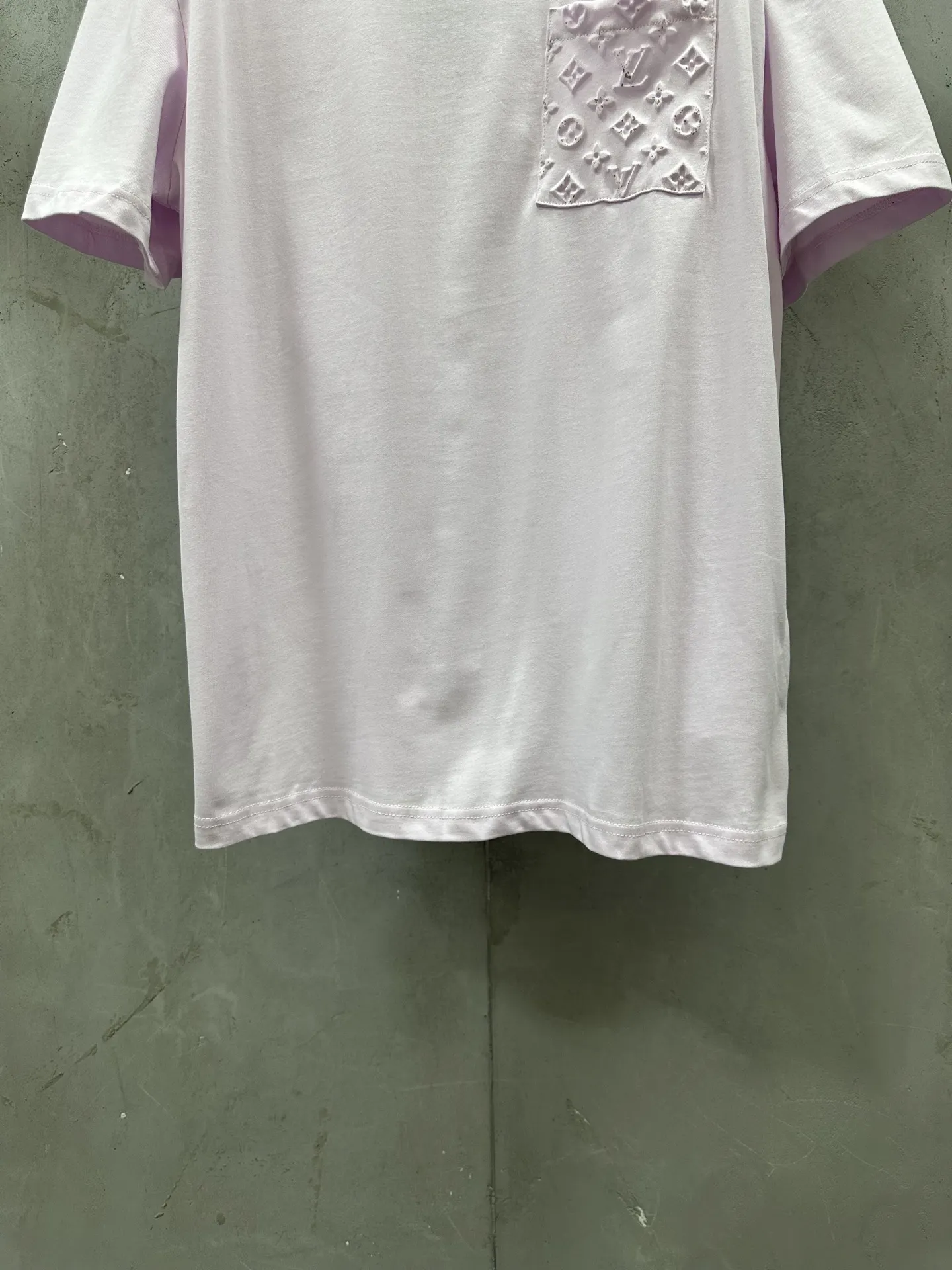 Monogram Embossed Pocket T-Shirt D26018830 — view 4