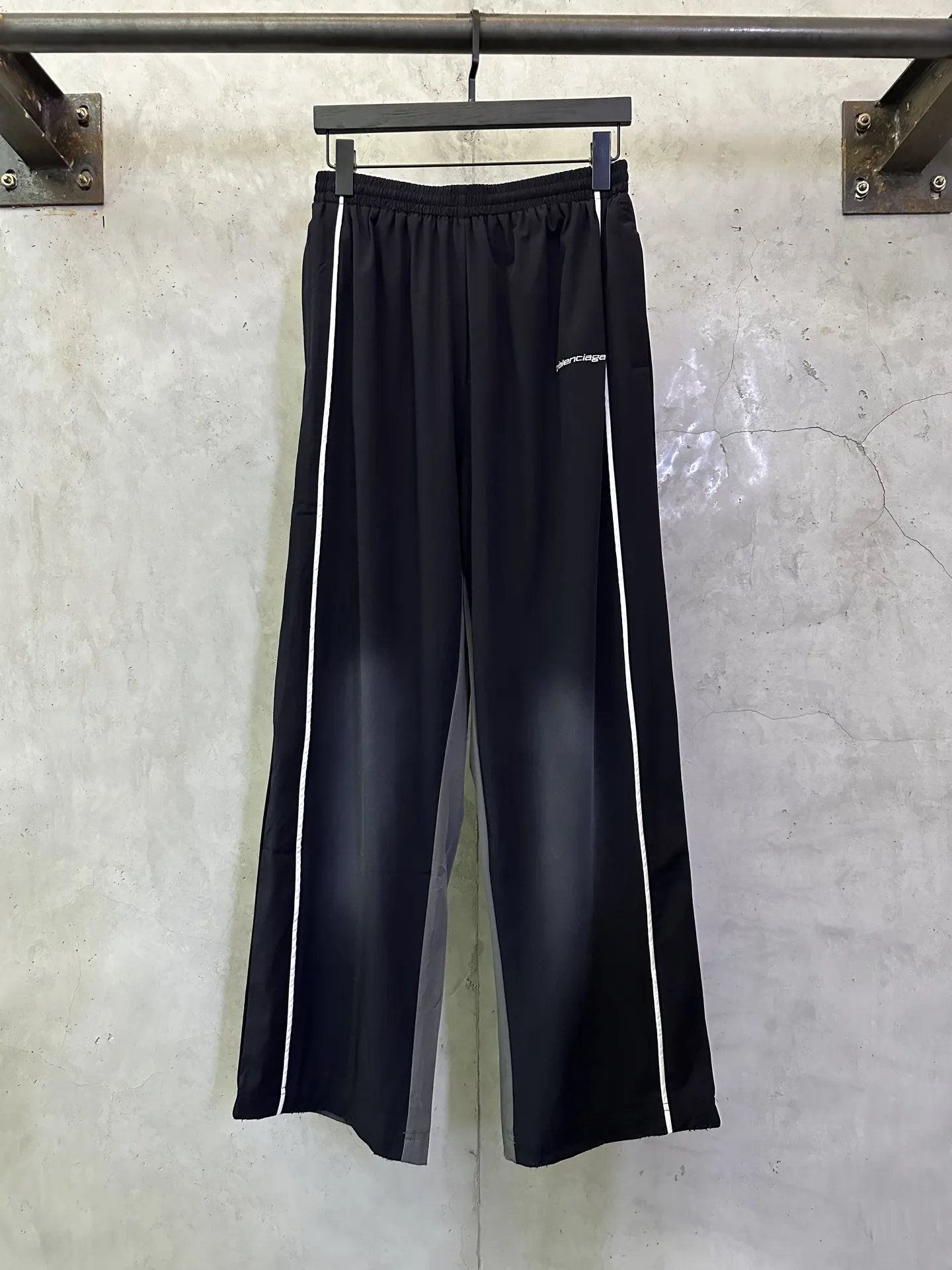 Logo-Print Panelled Wide-Leg Track Pants D27012406