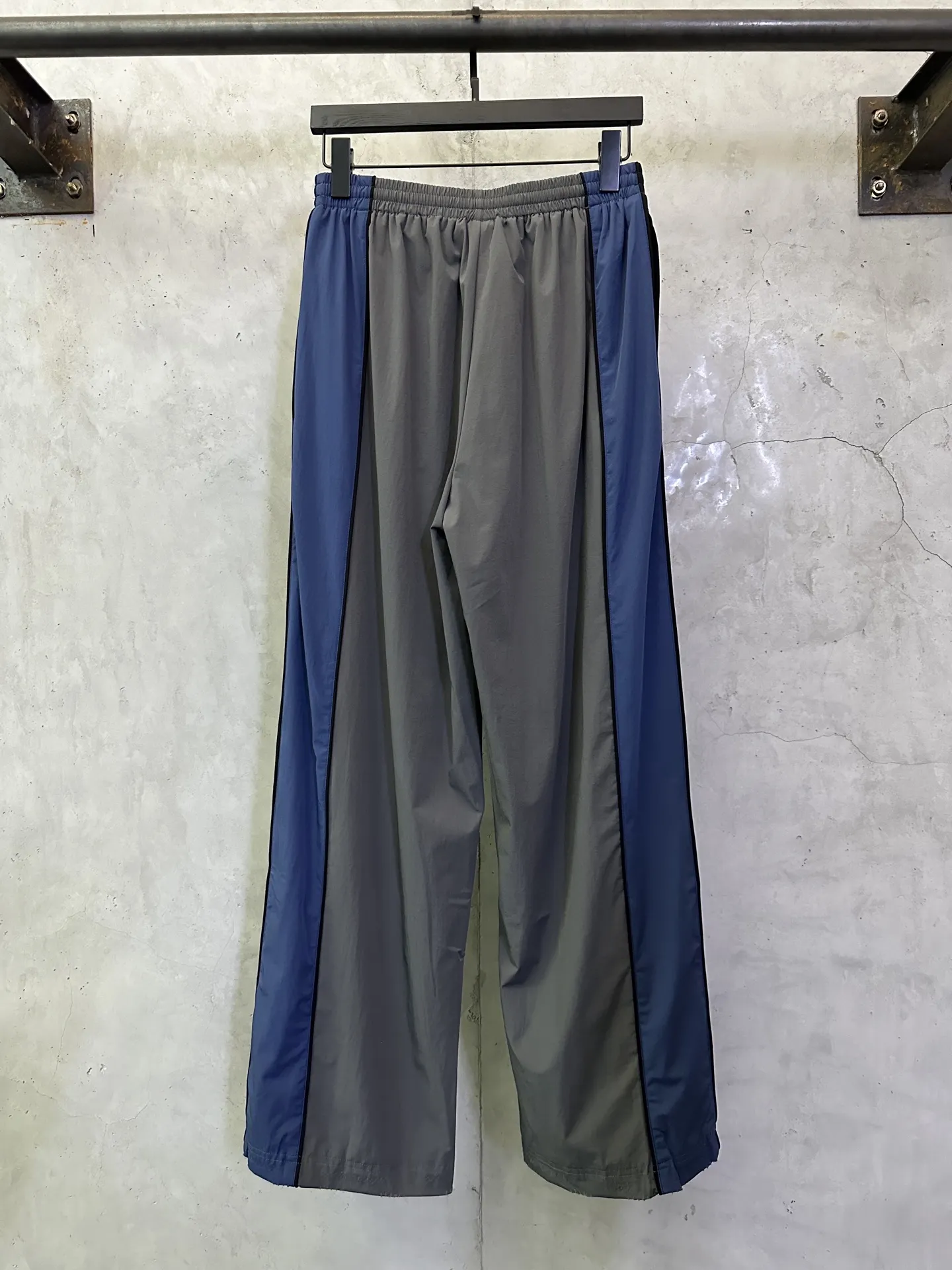Logo-Print Panelled Wide-Leg Track Pants D27012406 — view 2
