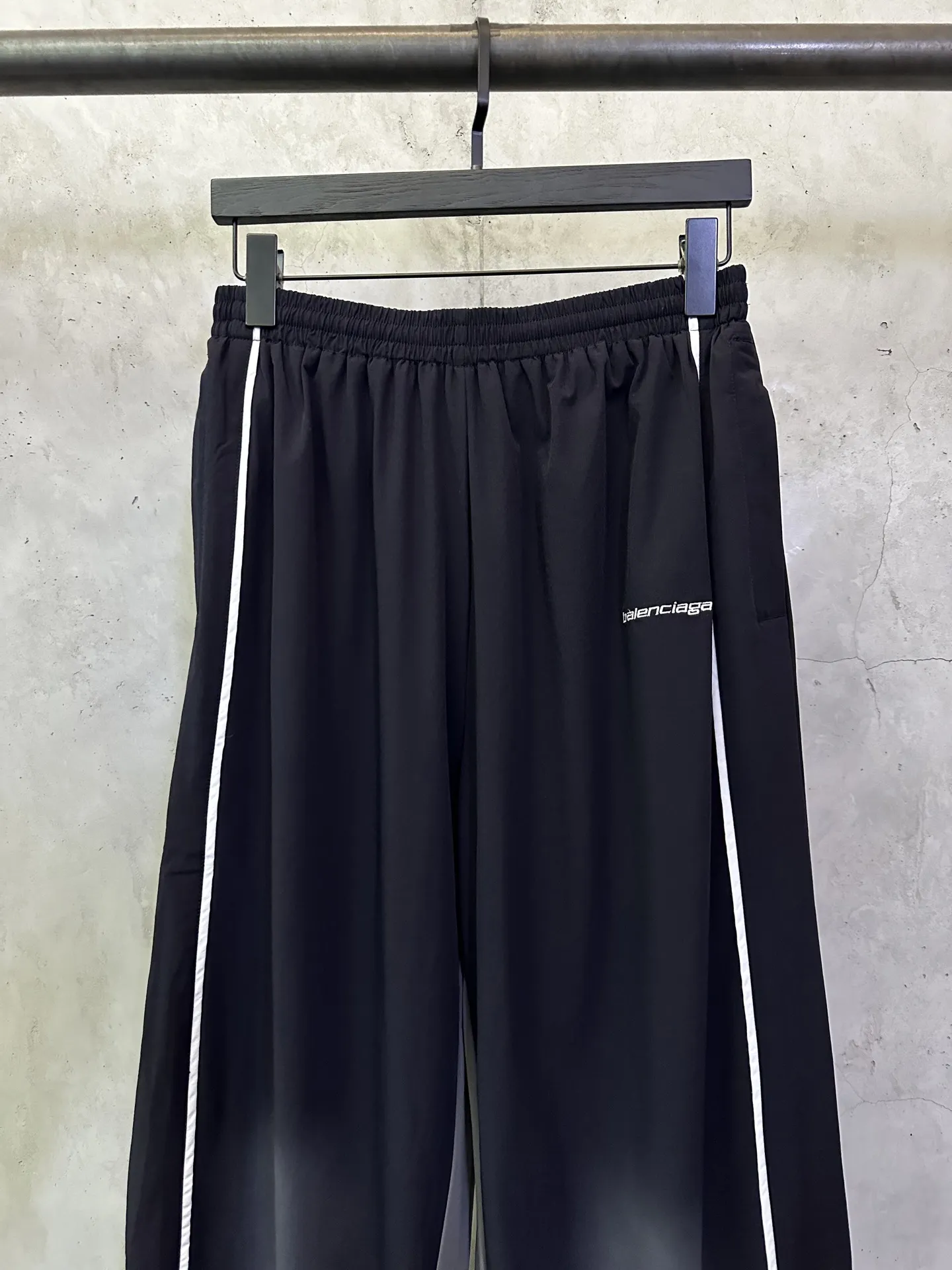 Logo-Print Panelled Wide-Leg Track Pants D27012406 — view 3