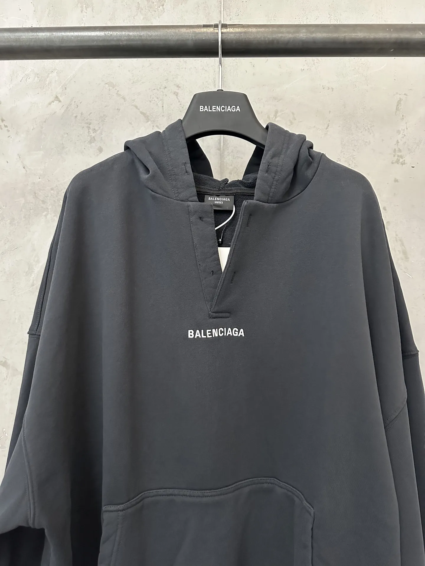 Logo Embroidery Open-Neck Hoodie D29018940 — view 3