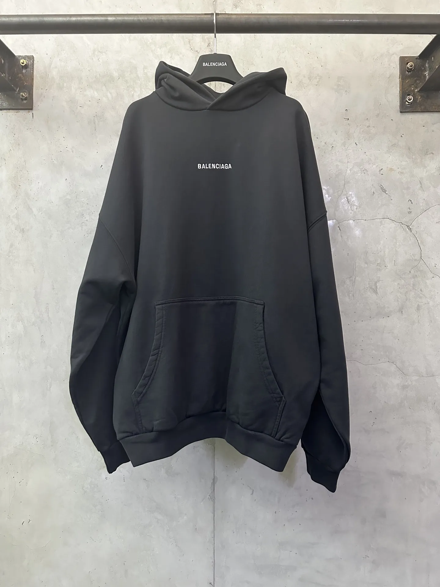 Logo Embroidered Oversized Hoodie D31018850