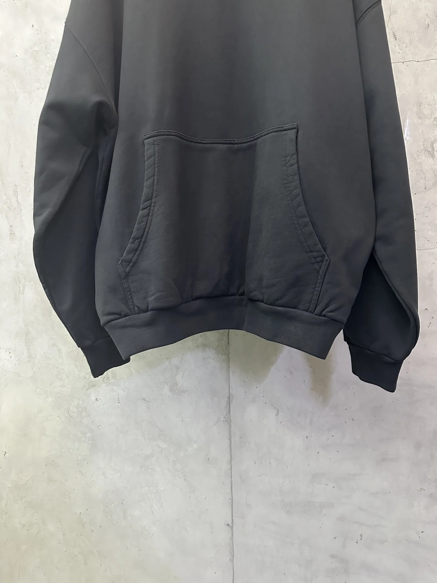 Logo Embroidered Oversized Hoodie D31018850 — view 4
