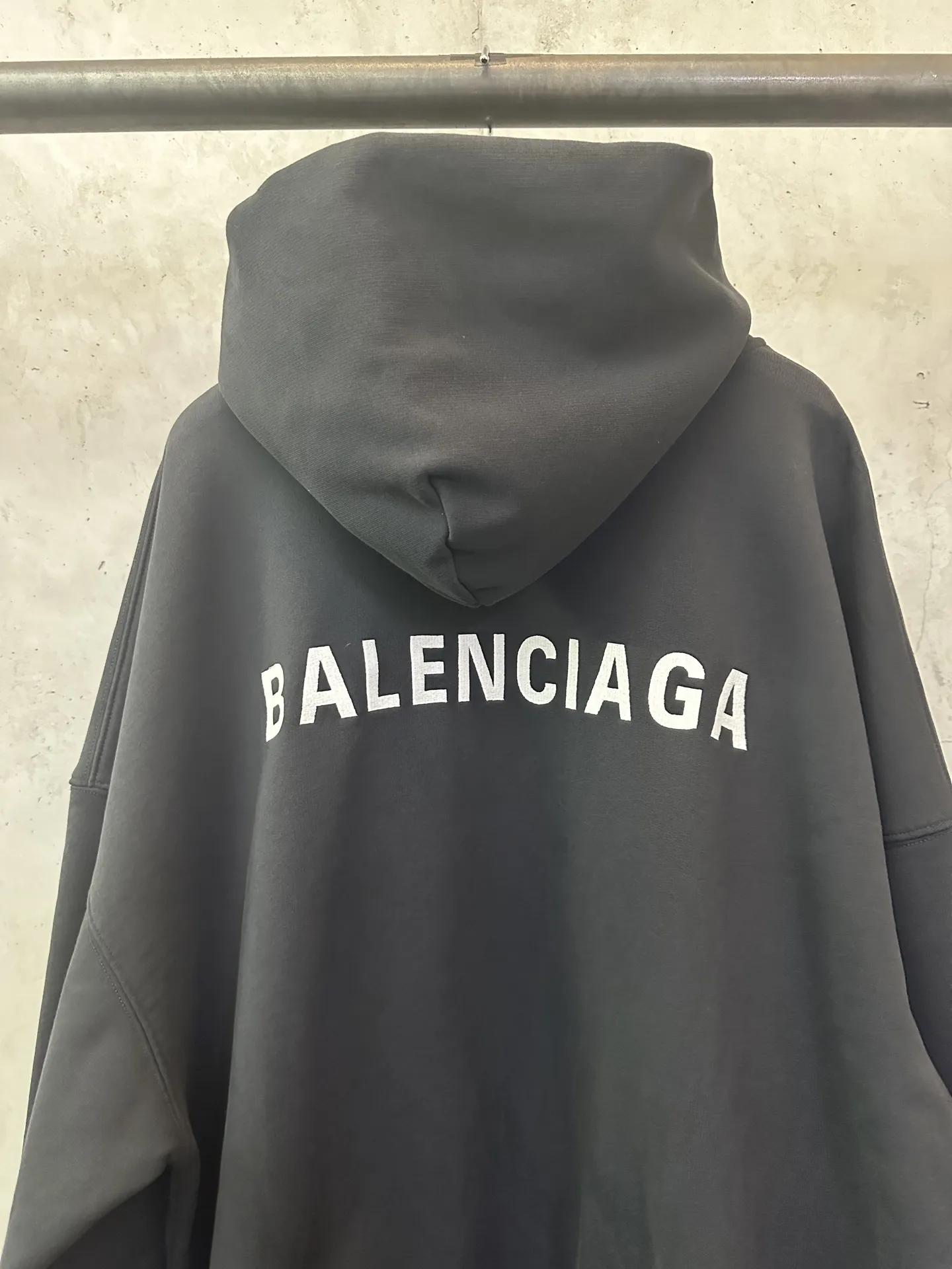 Logo Embroidered Oversized Hoodie D31018850 — view 5