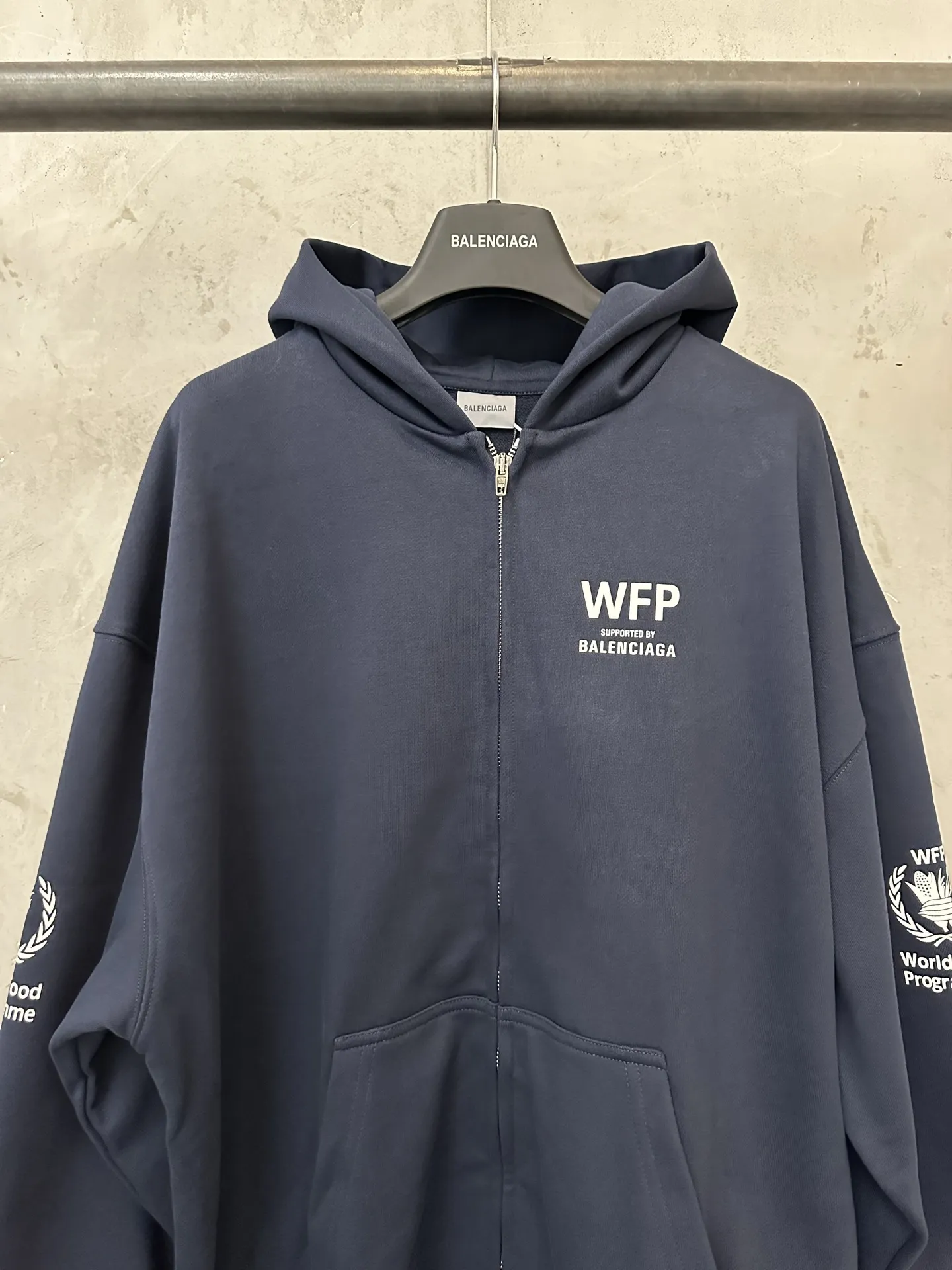 WFP Logo Print Zip-Up Hoodie D31020525 — view 3