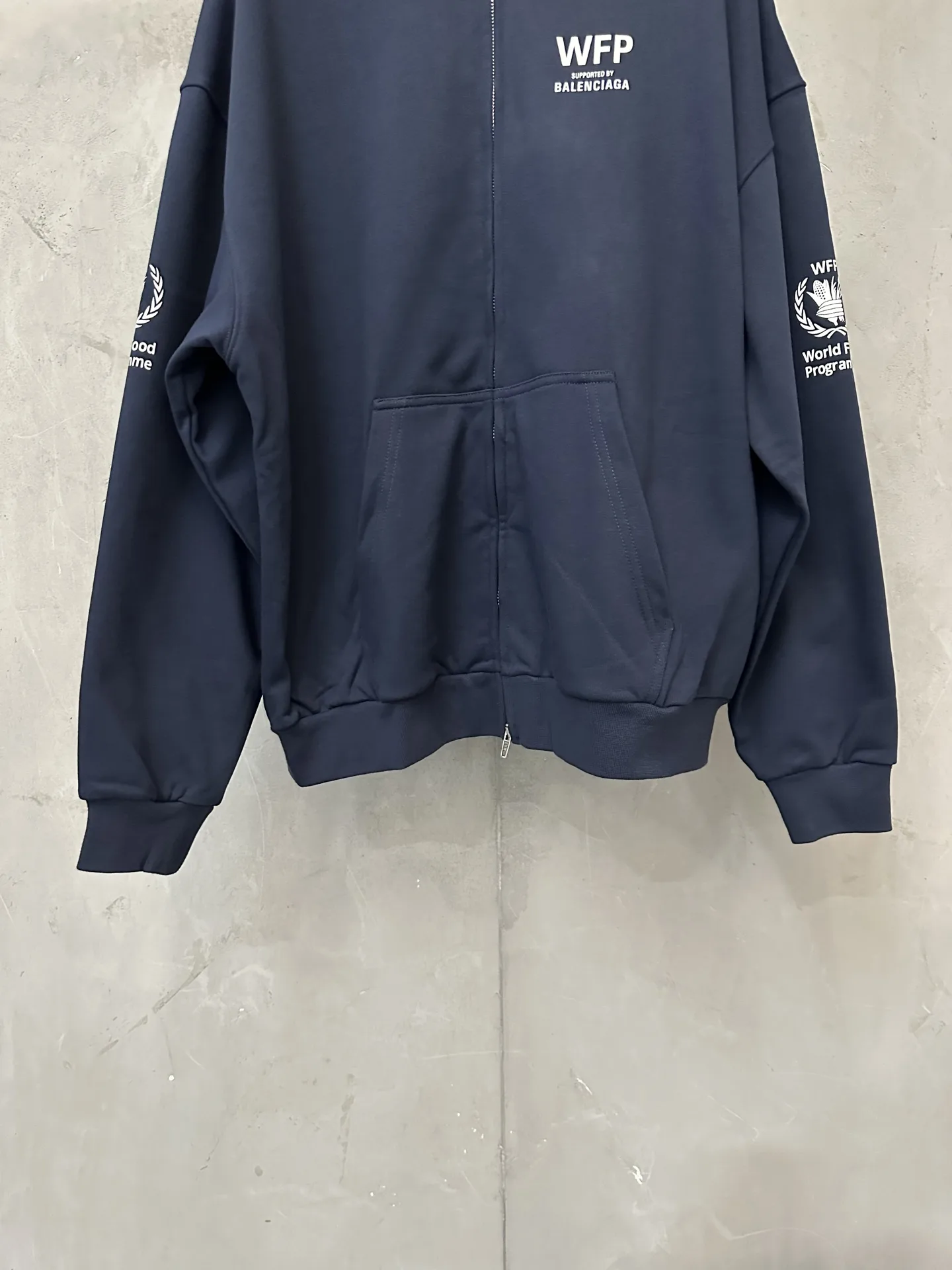 WFP Logo Print Zip-Up Hoodie D31020525 — view 4
