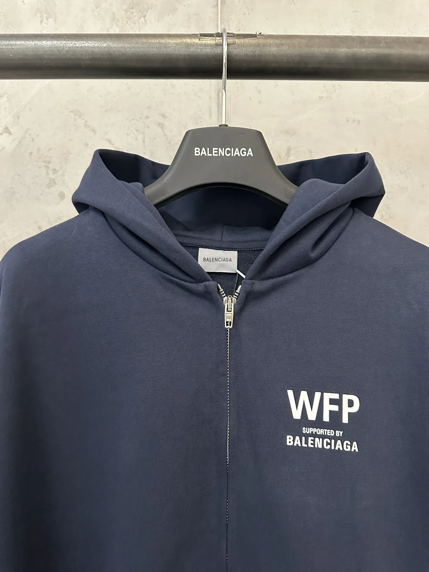WFP Logo Print Zip-Up Hoodie D31020525 — view 5