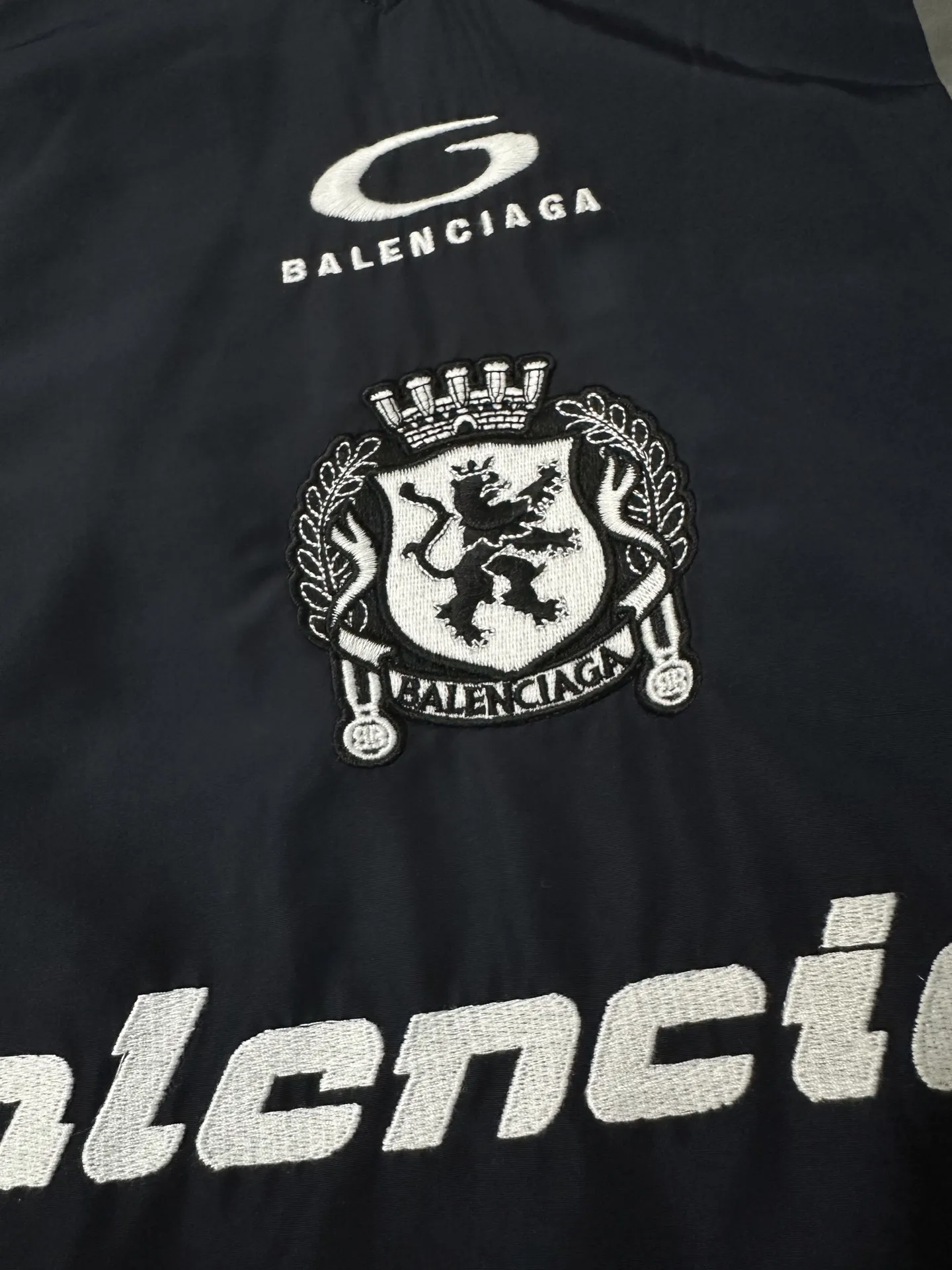 Logo-Print Color-Block Nylon Jersey D31023081 — view 8