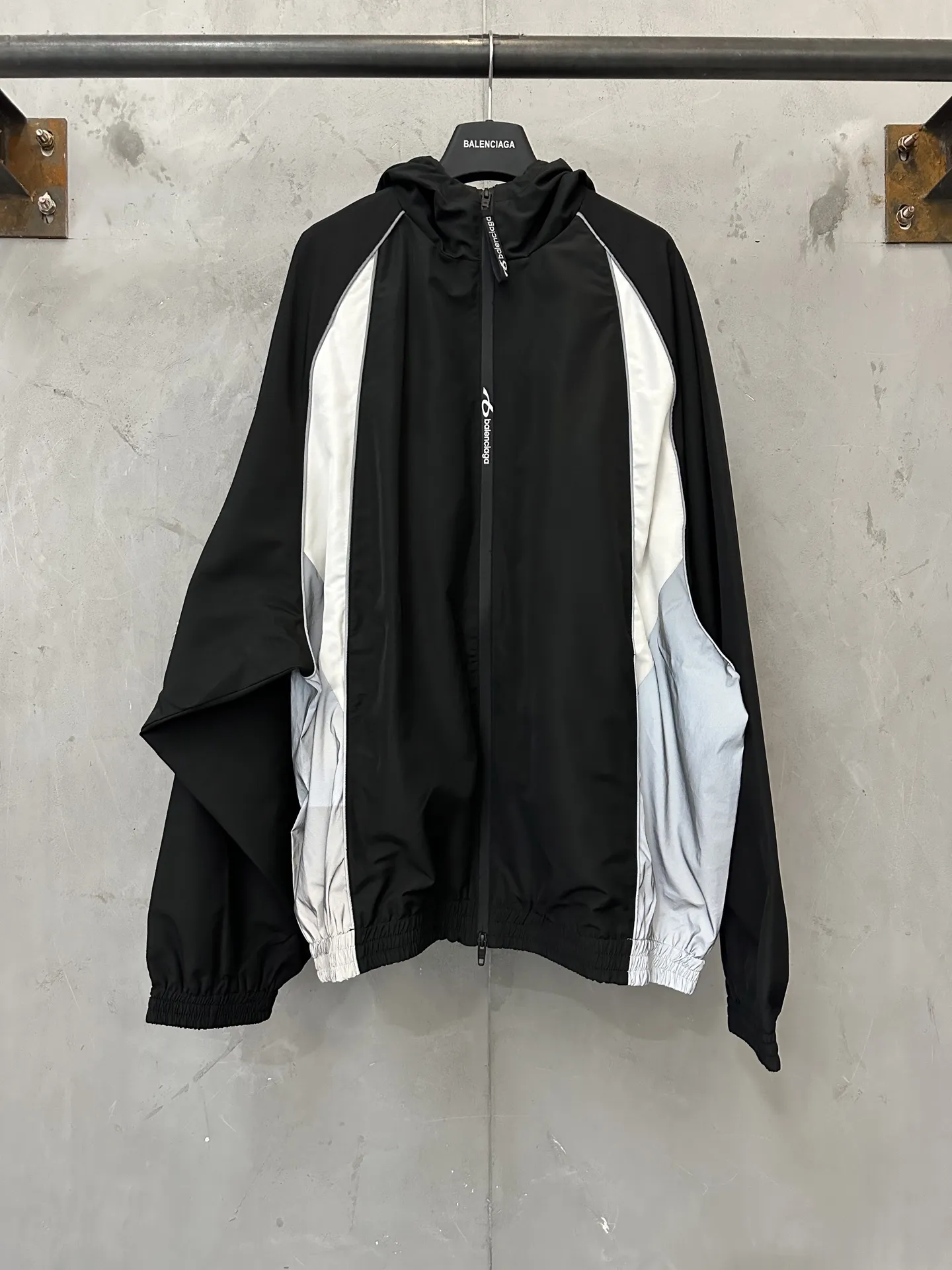 Color-Block Hooded Windbreaker Jacket D37018936