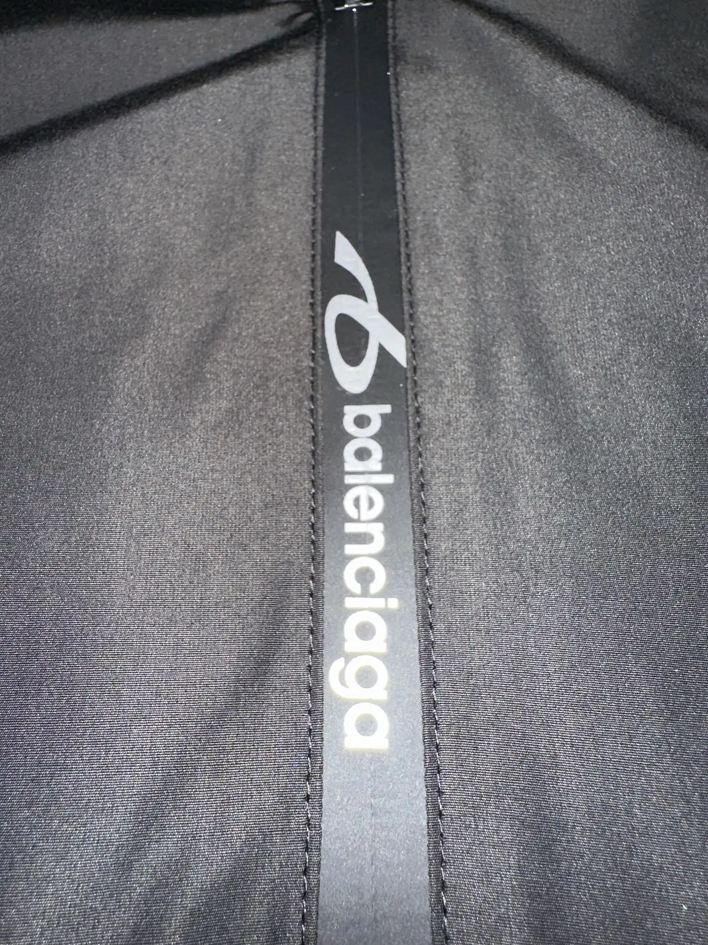 Color-Block Hooded Windbreaker Jacket D37018936 — view 11