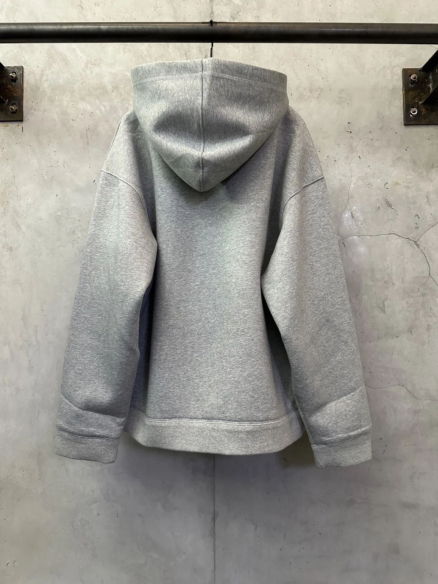 Logo-Embroidered Zip-Up Hoodie D37023108 — view 2