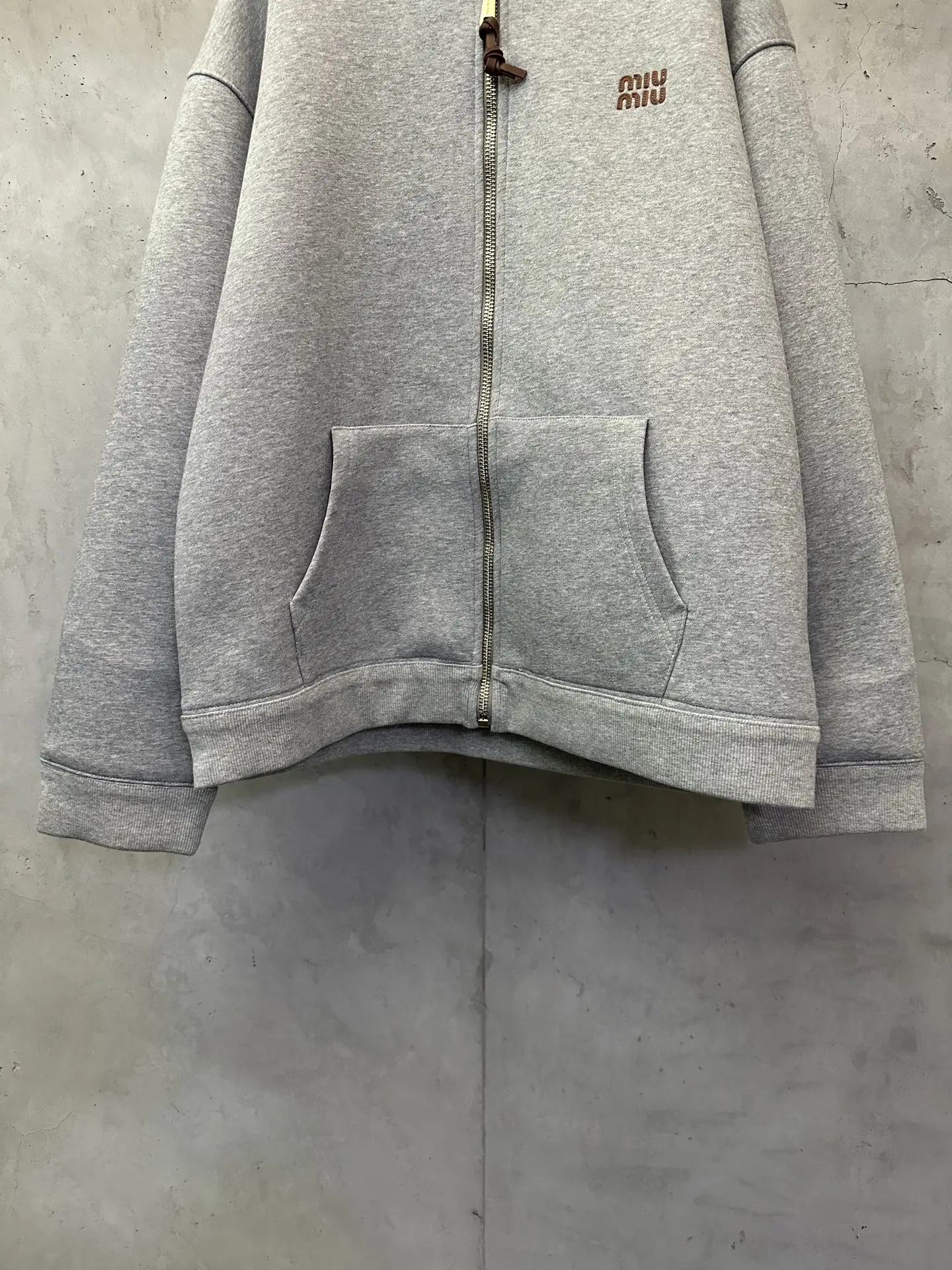 Logo-Embroidered Zip-Up Hoodie D37023108 — view 4