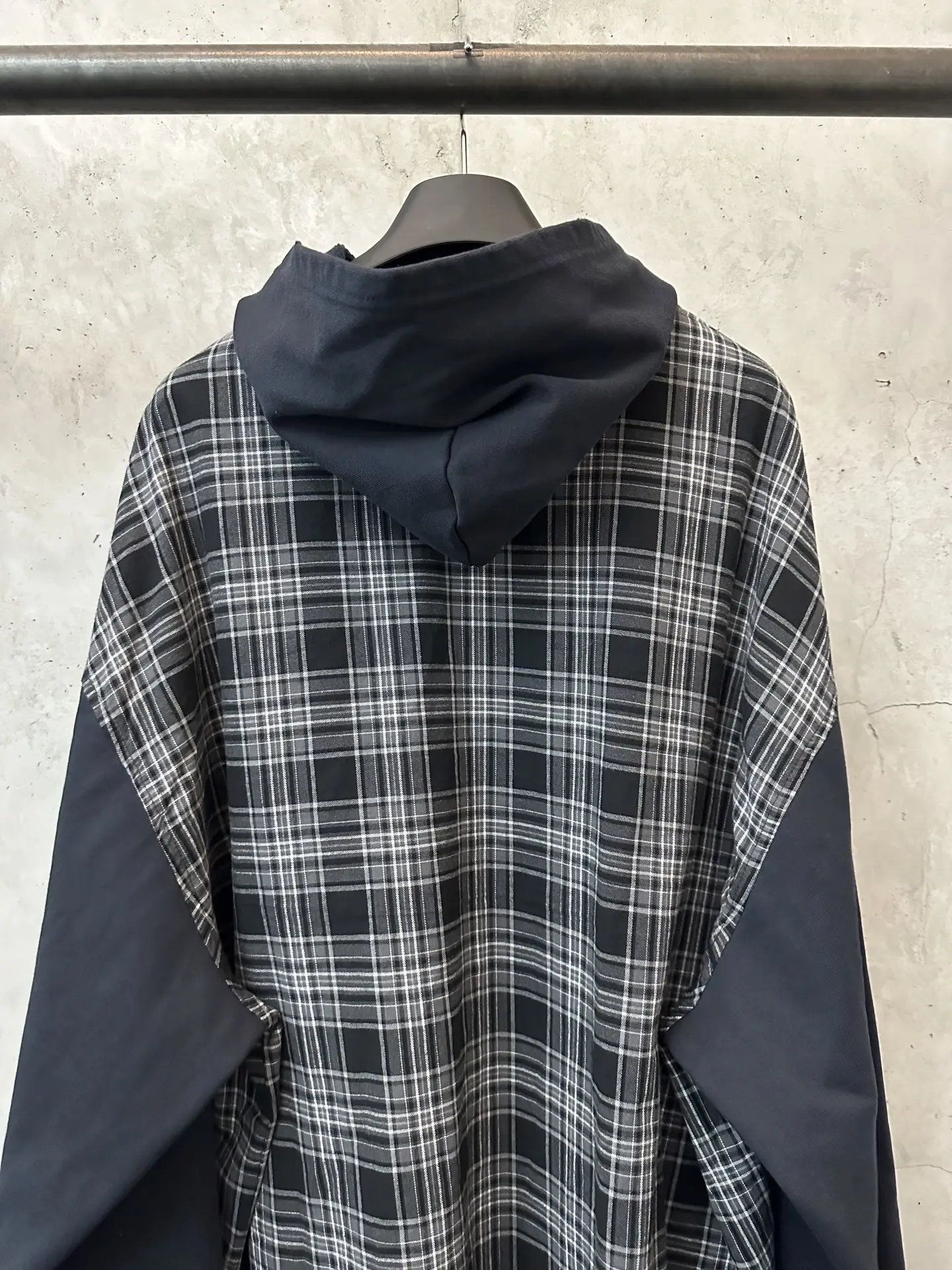 Panelled Checked Hooded Jacket D40011923 — view 5