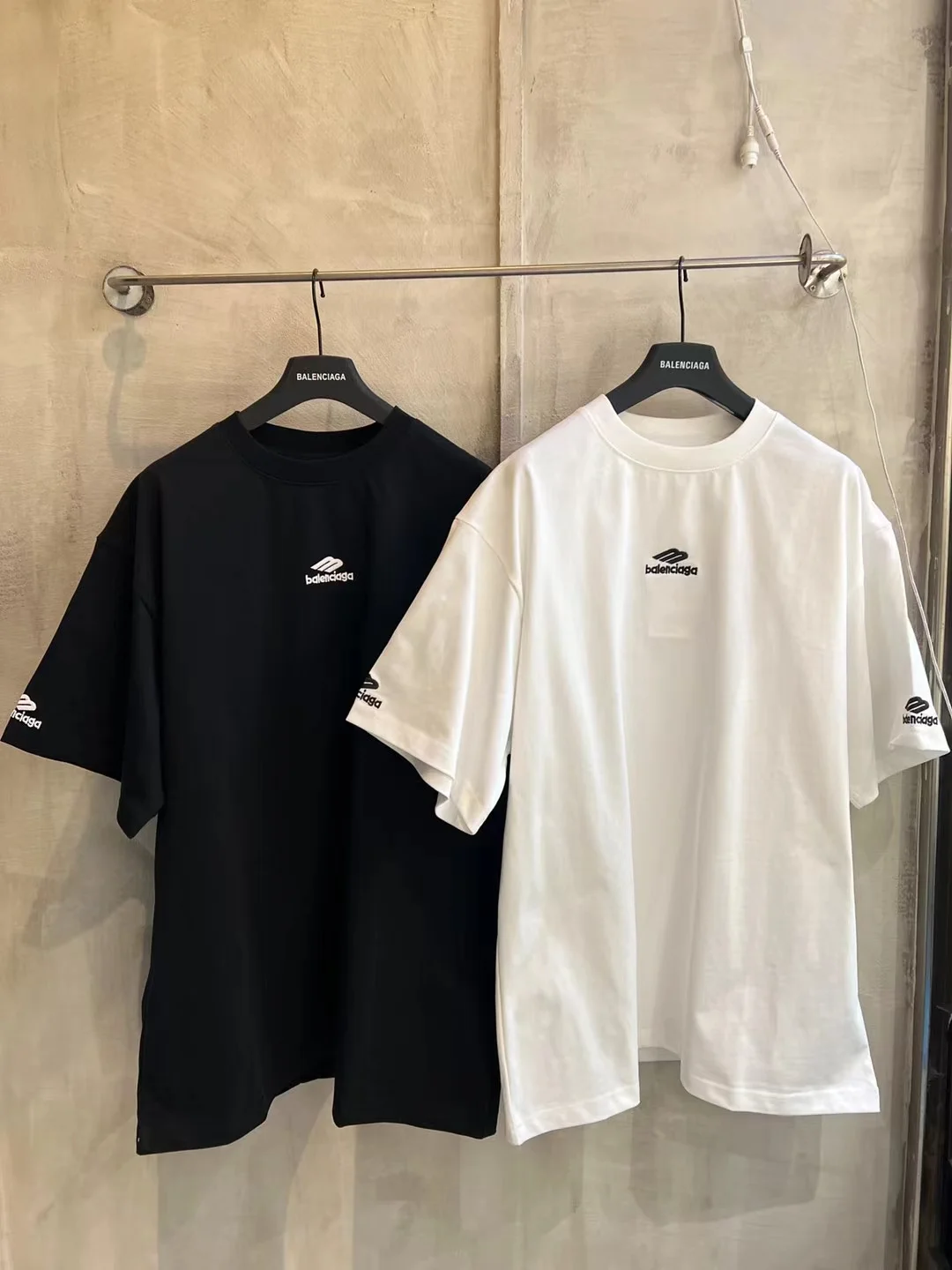 Logo Embroidery Oversized Cotton T-Shirt D15018722 — view 13