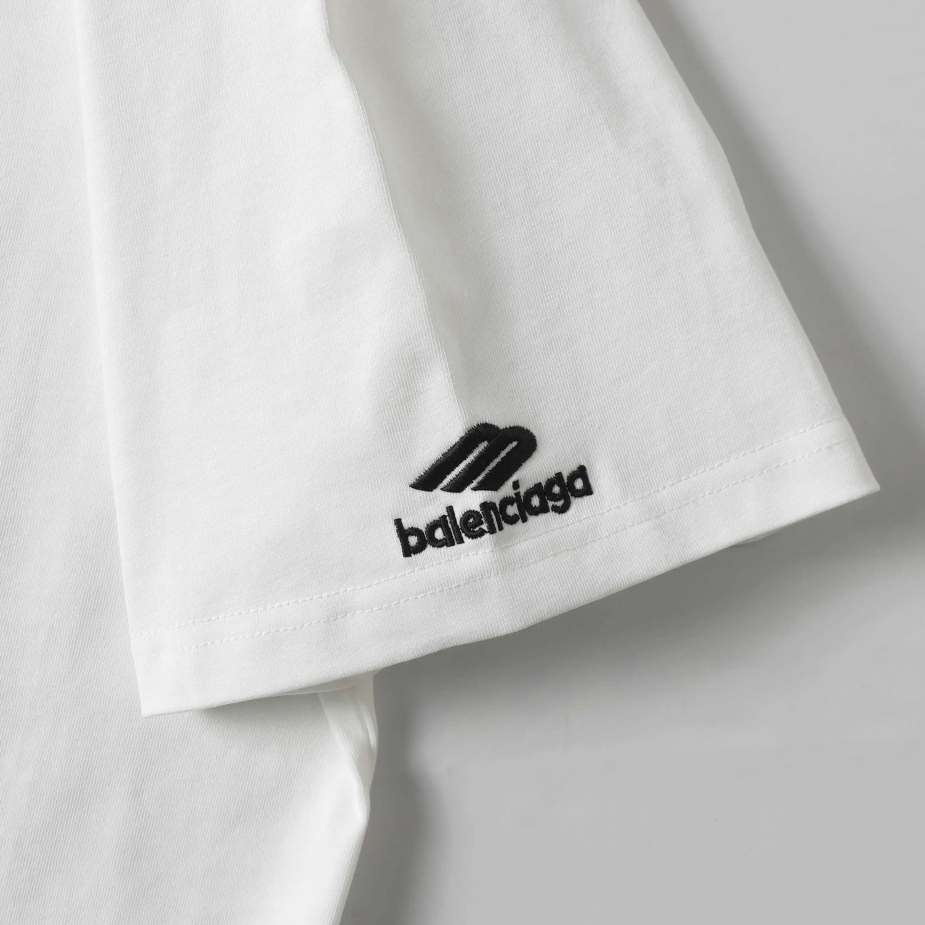 Logo Embroidery Oversized Cotton T-Shirt D15018722 — view 33