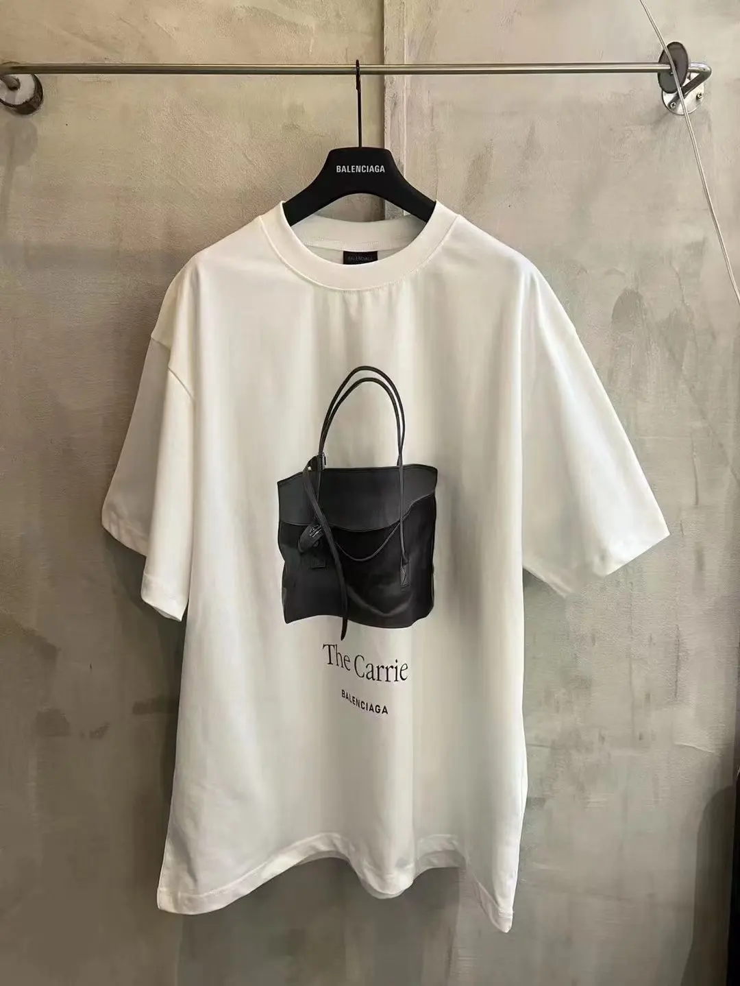 The Carrie Bag Graphic Oversized T-Shirt D11518647
