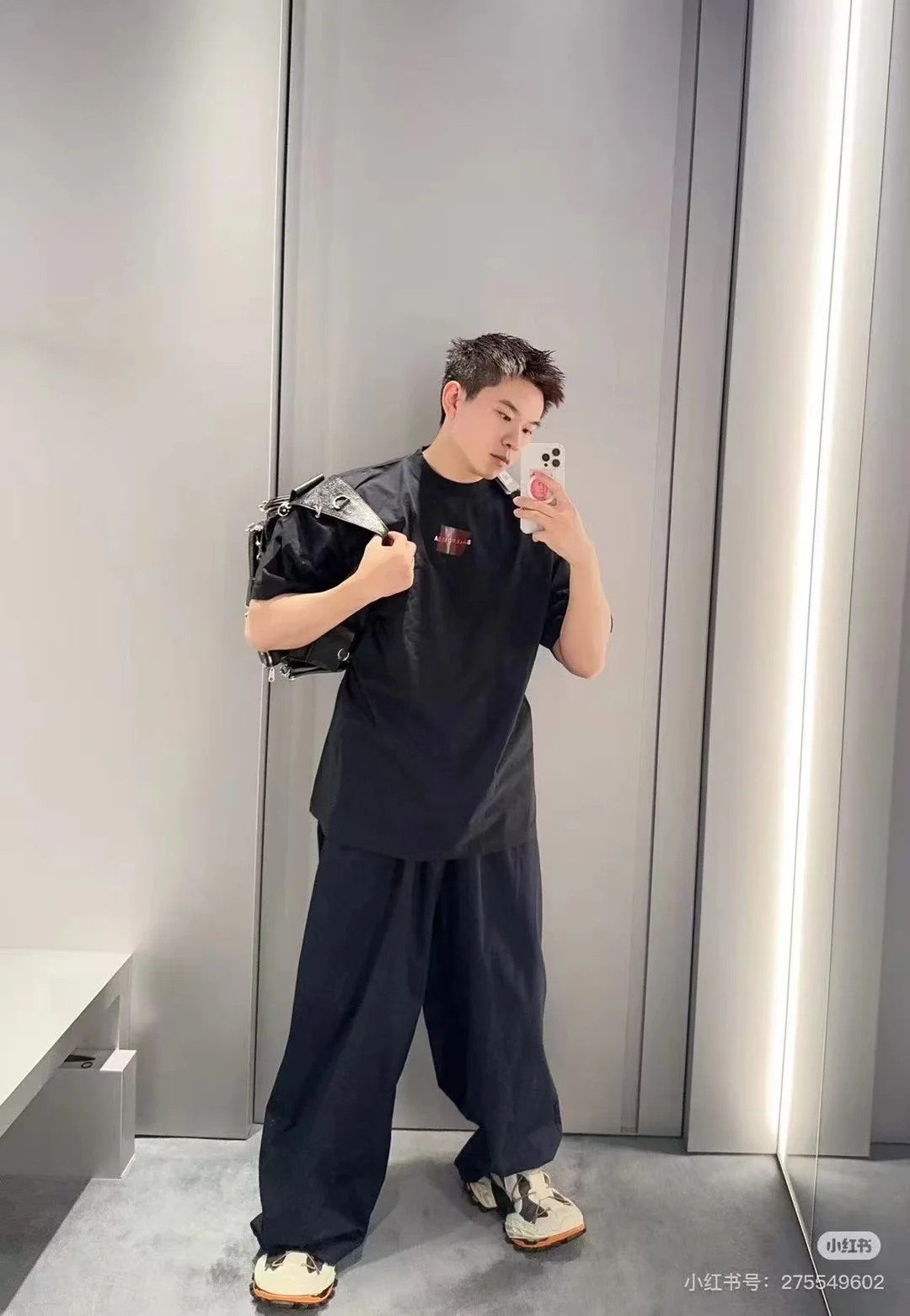Embroidered Logo Oversized T-Shirt D15518717 — view 17