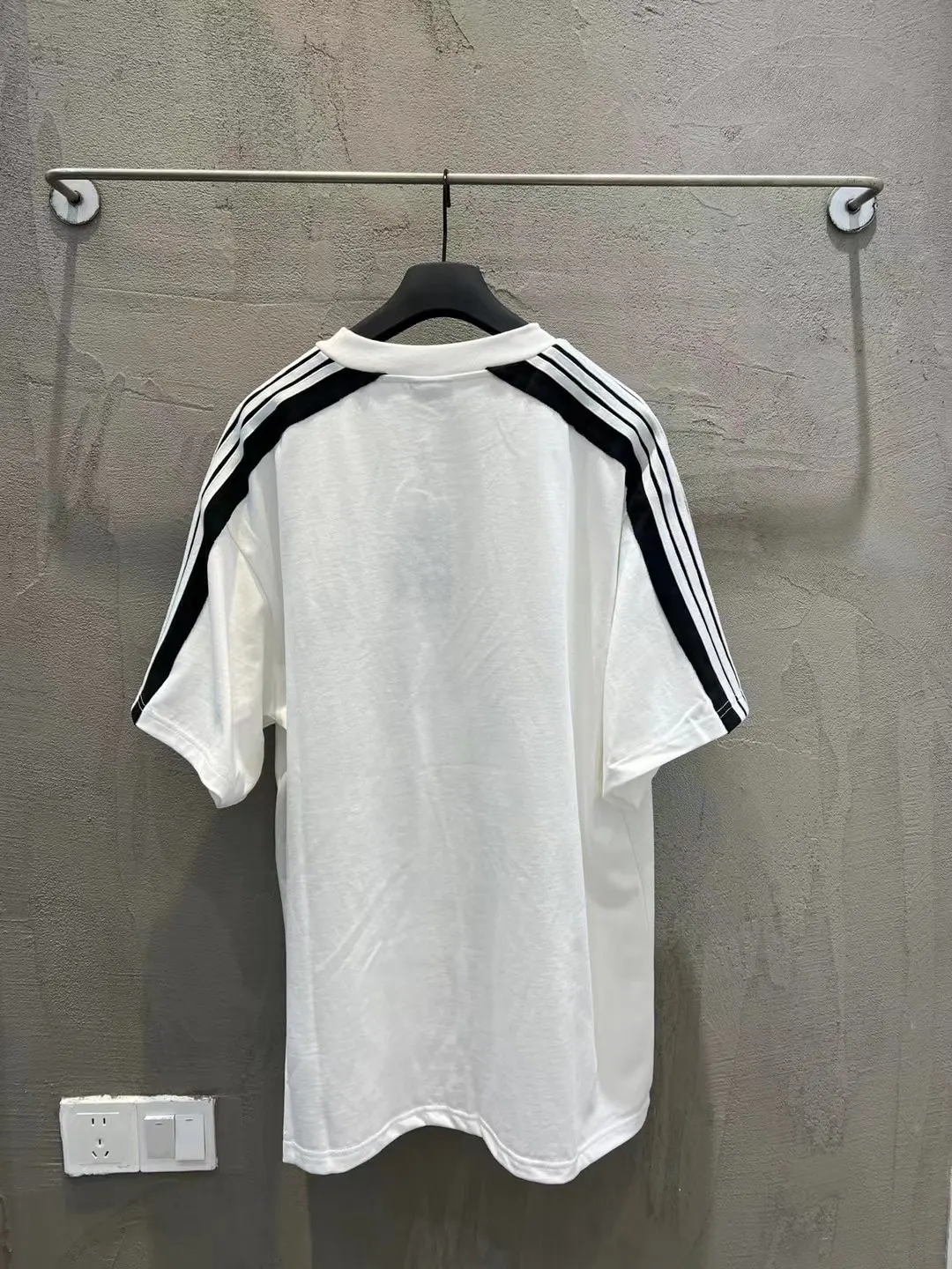 Unity Logo Embroidered Striped T-Shirt D8520575 — view 2