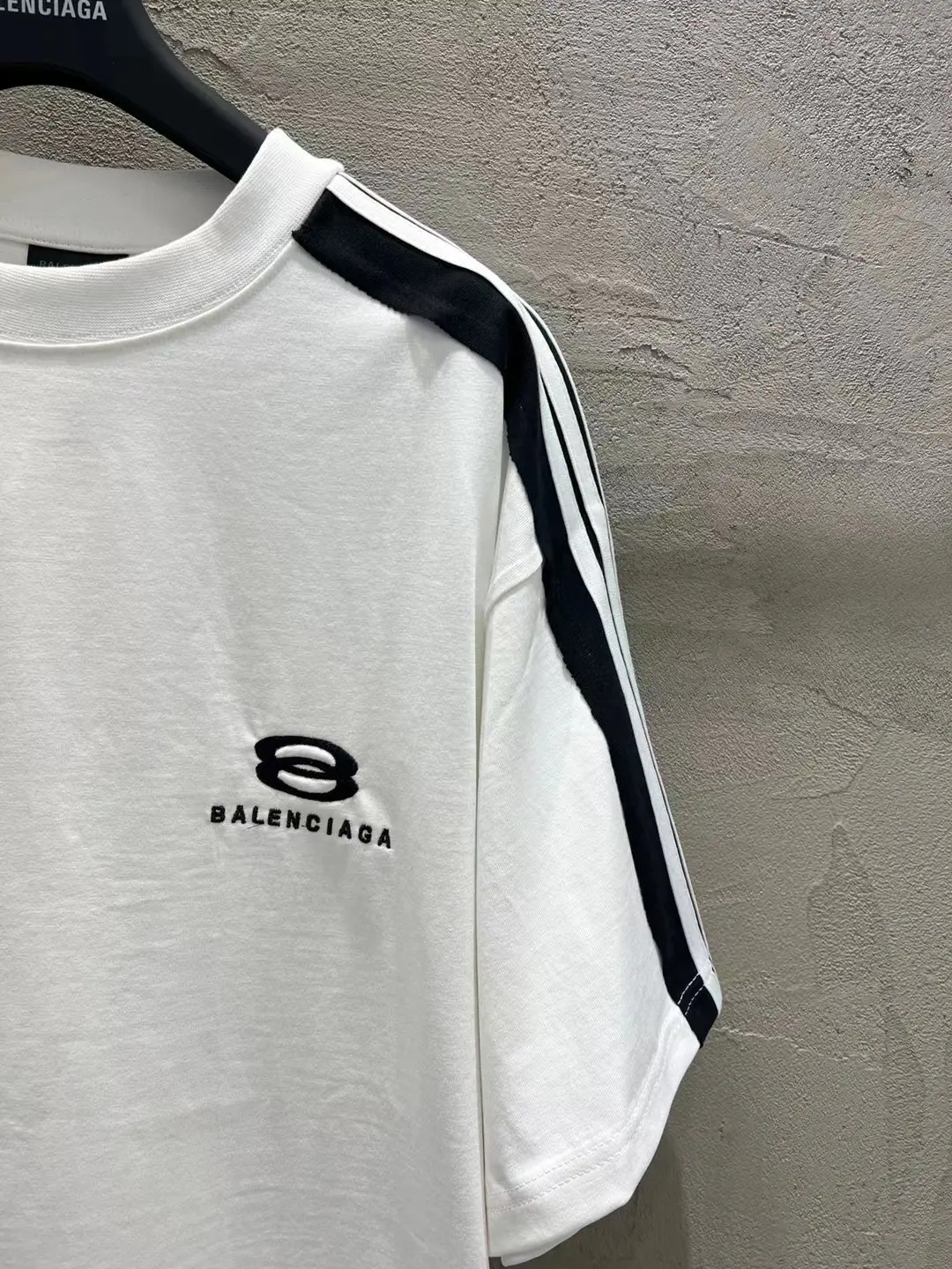 Unity Logo Embroidered Striped T-Shirt D8520575 — view 4
