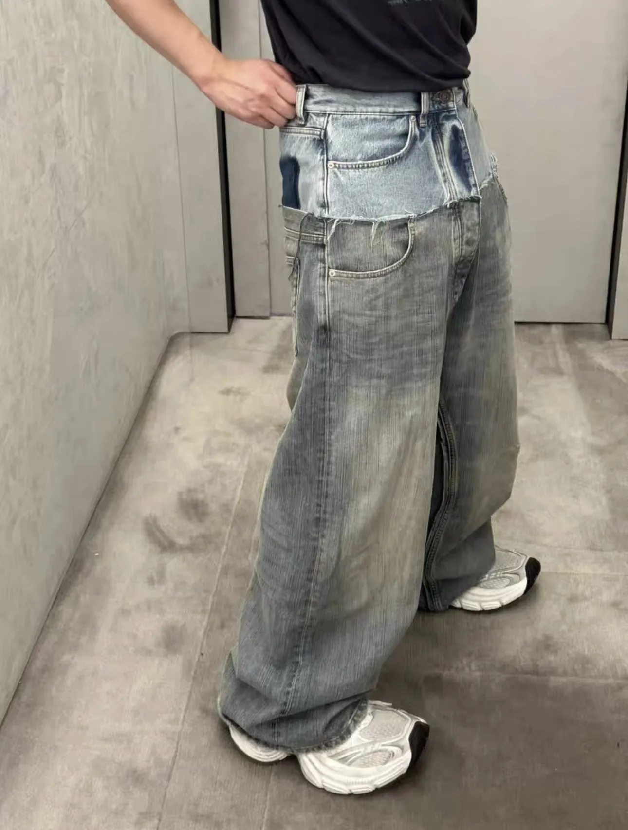 Panelled Wide-Leg Denim Jeans D28018617 — view 4