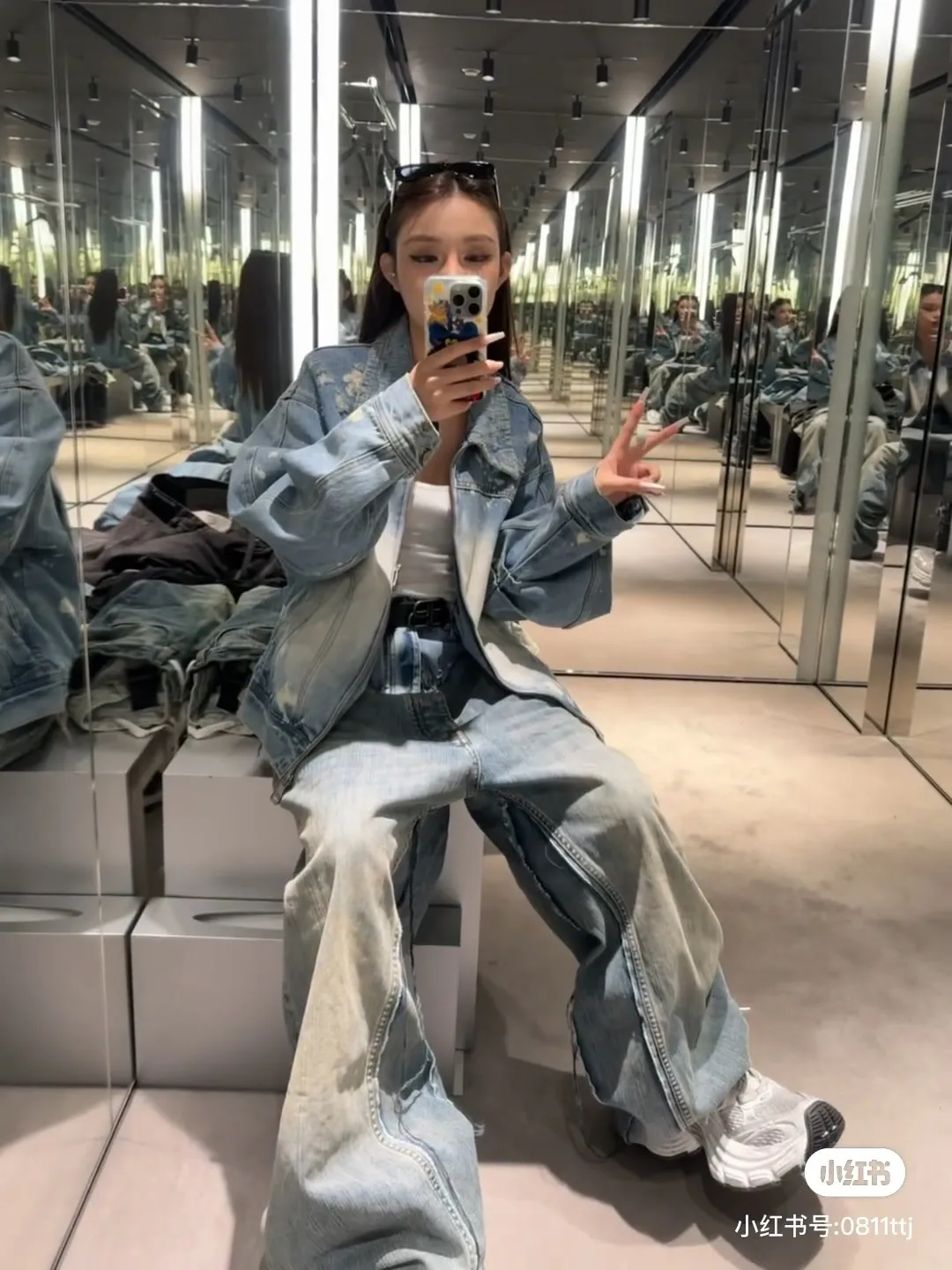 Panelled Wide-Leg Denim Jeans D28018617 — view 7