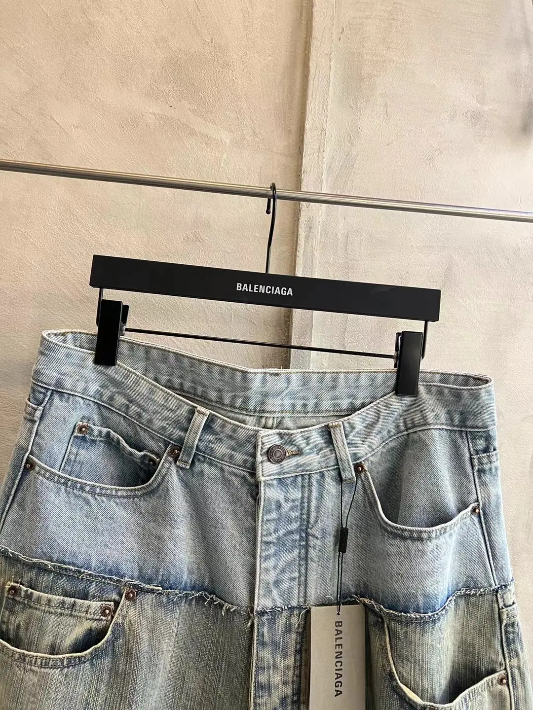 Panelled Wide-Leg Denim Jeans D28018617 — view 10