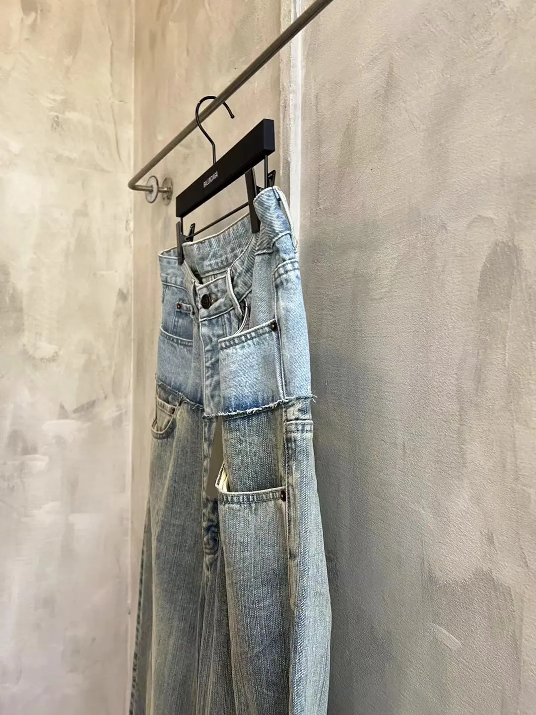 Panelled Wide-Leg Denim Jeans D28018617 — view 13