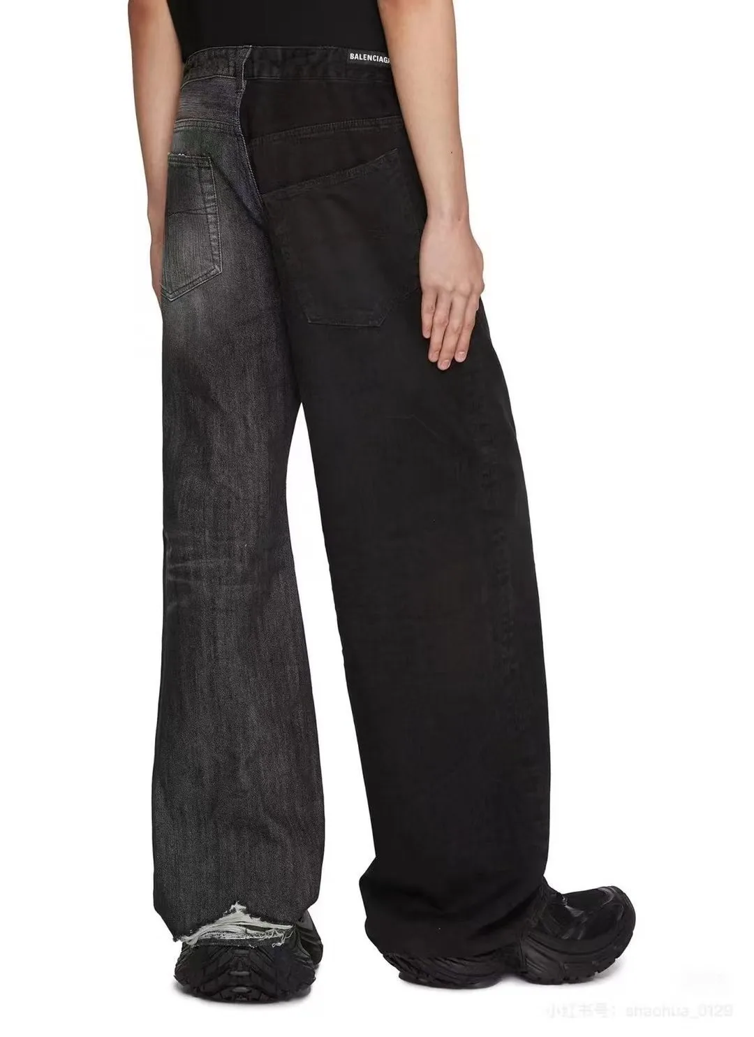 Asymmetric Paneled Straight-Leg Jeans D23520560 — view 3