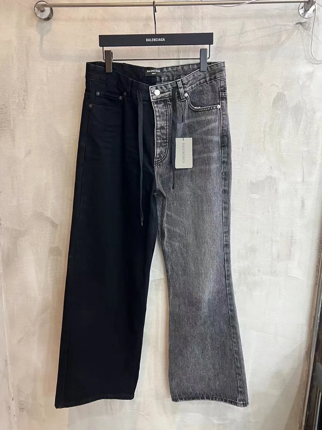Asymmetric Paneled Straight-Leg Jeans D23520560 — view 9