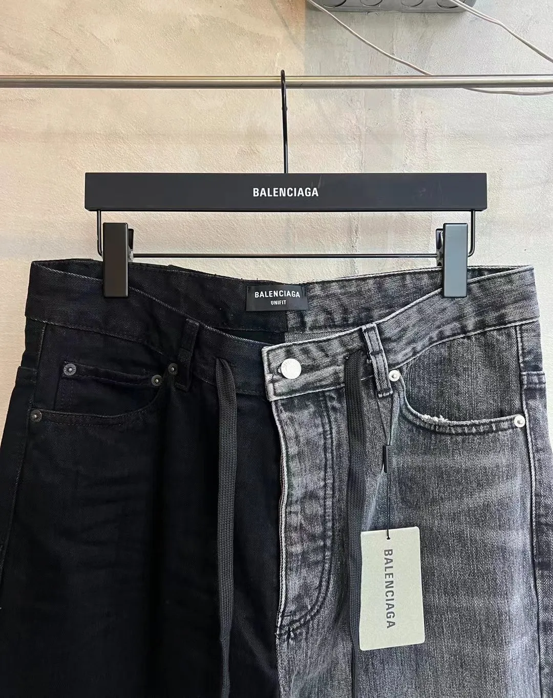 Asymmetric Paneled Straight-Leg Jeans D23520560 — view 11