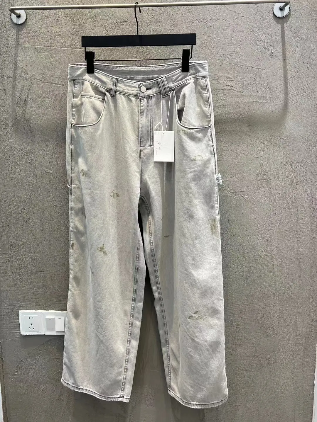 Ancellm Distressed Wide-Leg Denim Trousers D20520565 — view 19