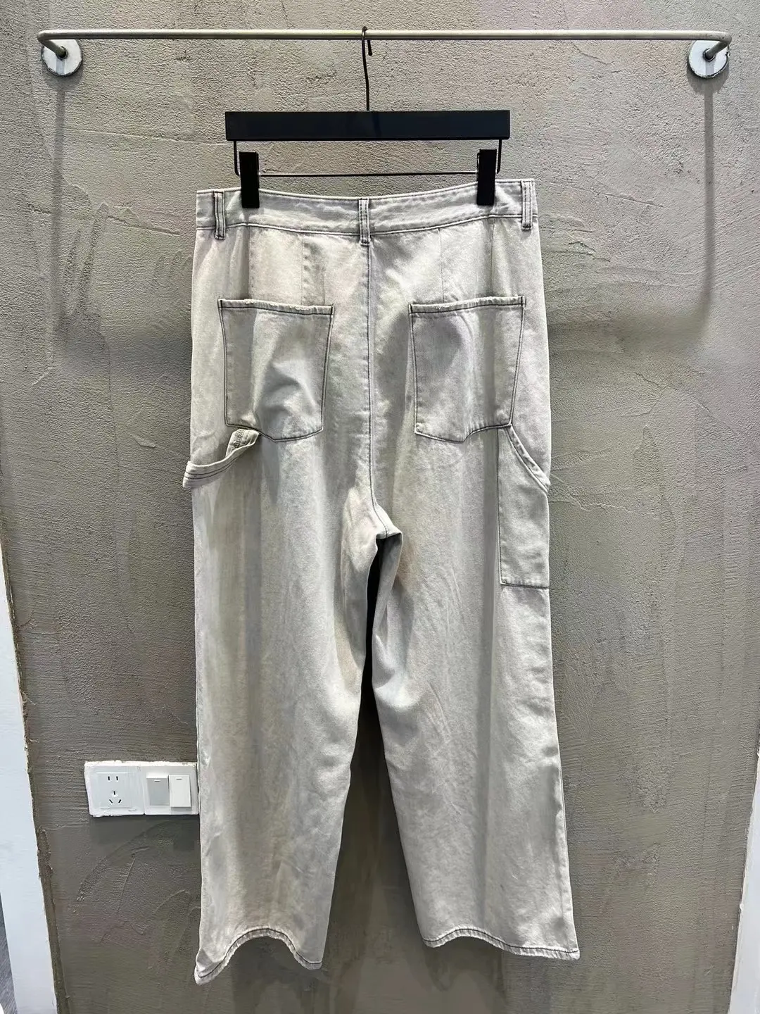 Ancellm Distressed Wide-Leg Denim Trousers D20520565 — view 20