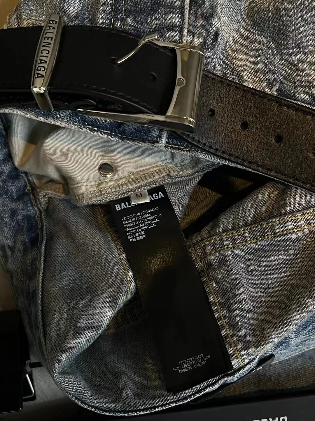 Distressed Straight-Leg Jeans with Integrated Leather Belt D27018716 — view 8