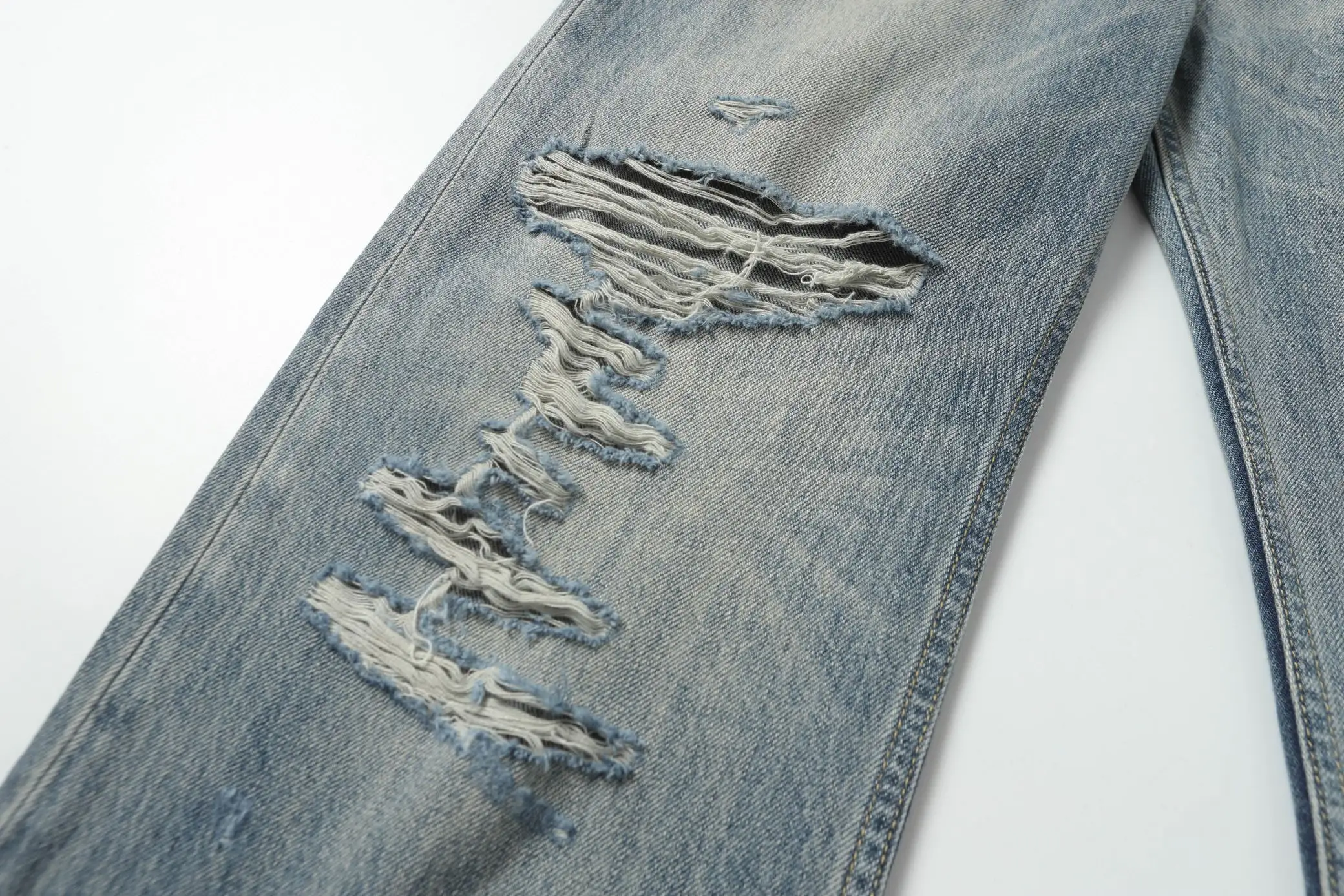 Distressed Straight-Leg Jeans with Integrated Leather Belt D27018716 — view 17