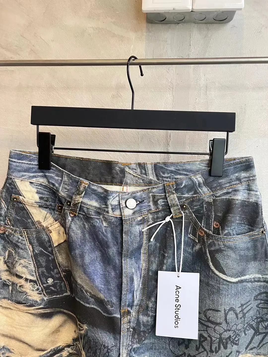 Digital Print Wide-Leg Jeans D25518638 — view 21